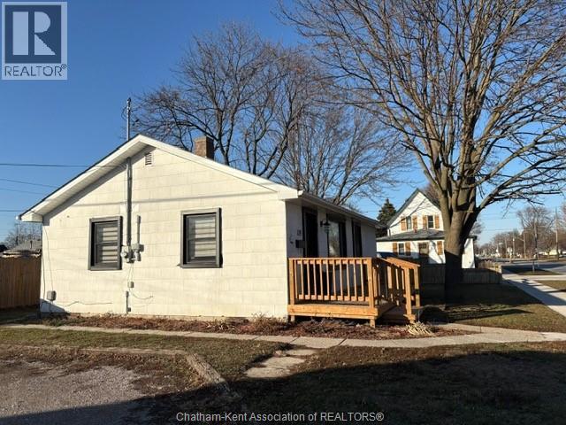 119 Lorne Avenue, Wallaceburg, Ontario  N8A 3Y9 - Photo 7 - 26000974