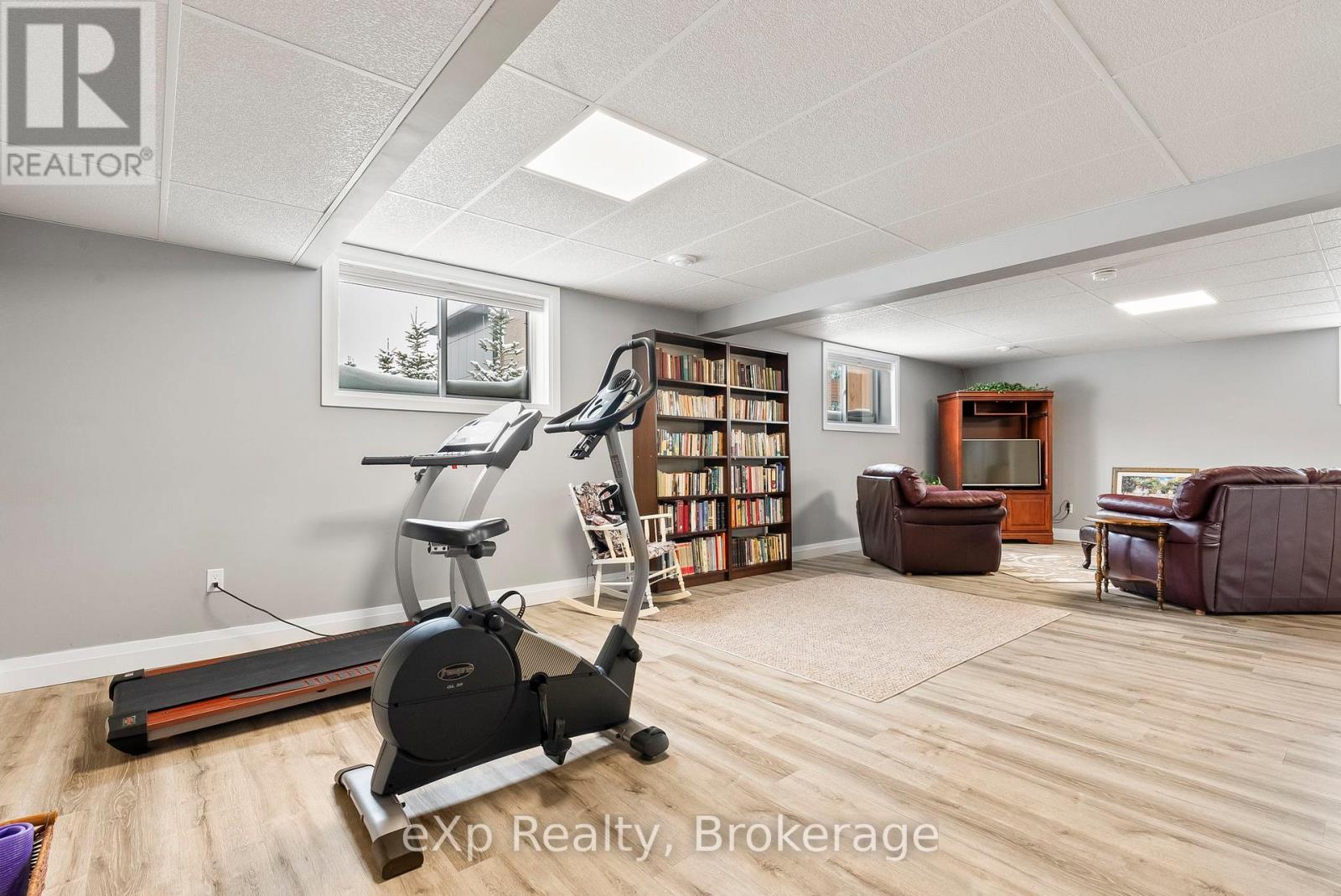 127 Doug's Crescent, Wellington North, Ontario N0G 2L4 - Photo 20 - X12715992