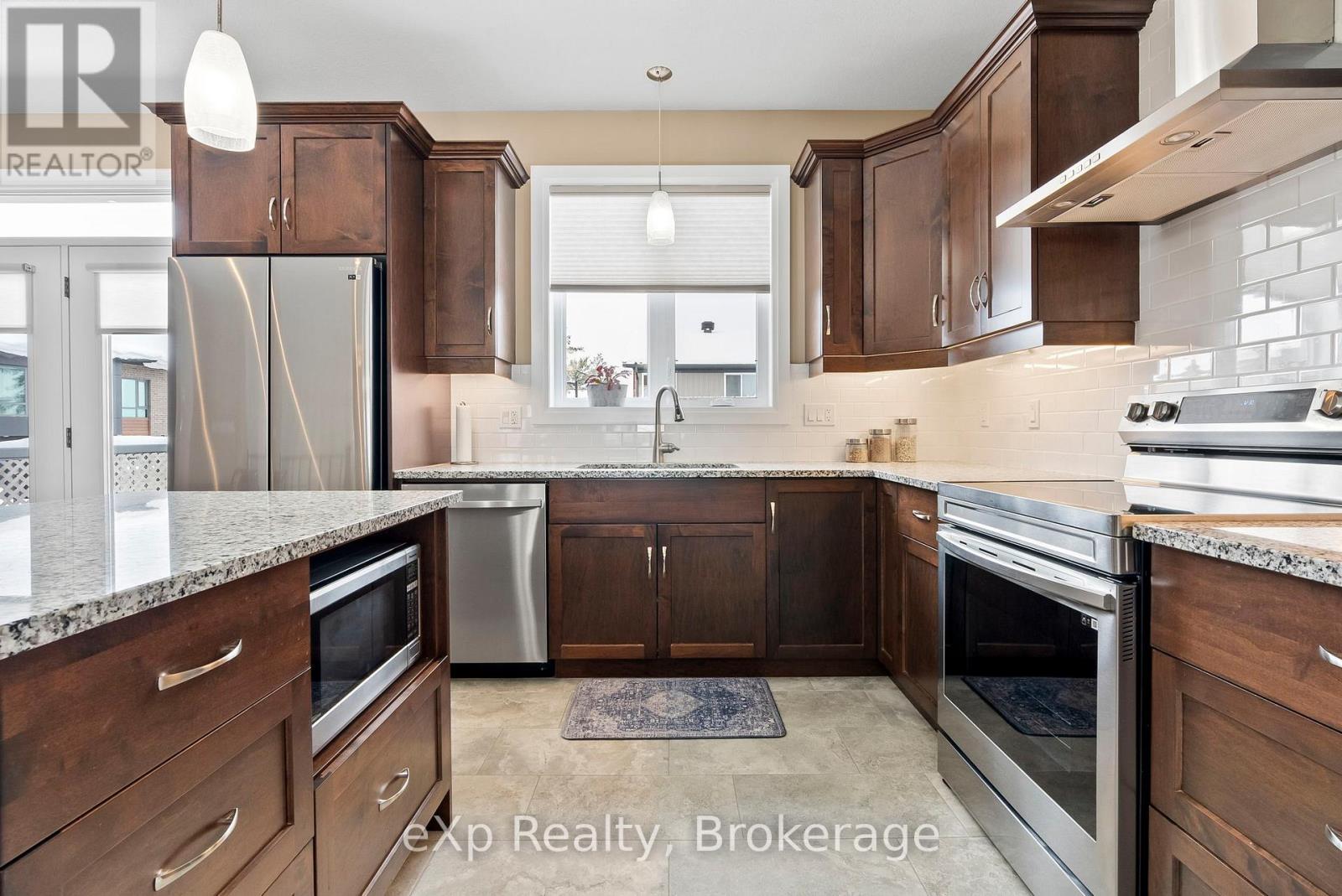 127 Doug's Crescent, Wellington North, Ontario N0G 2L4 - Photo 9 - X12715992