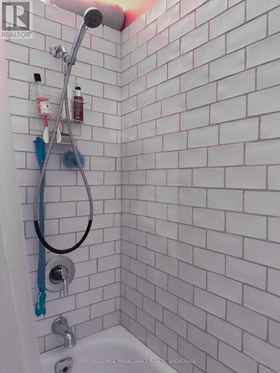 48 Dundas Street E, Greater Napanee, Ontario  K7R 1H8 - Photo 16 - X12715988