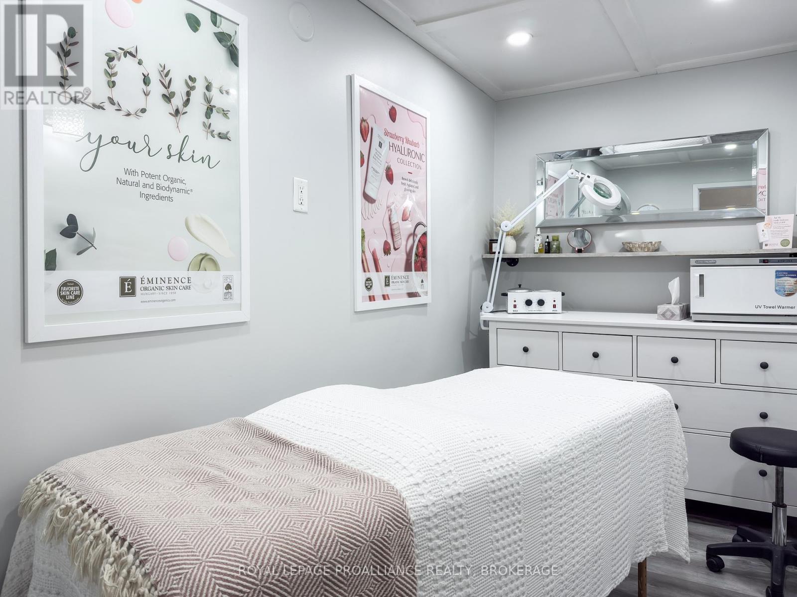 48 Dundas Street E, Greater Napanee, Ontario  K7R 1H8 - Photo 22 - X12715988