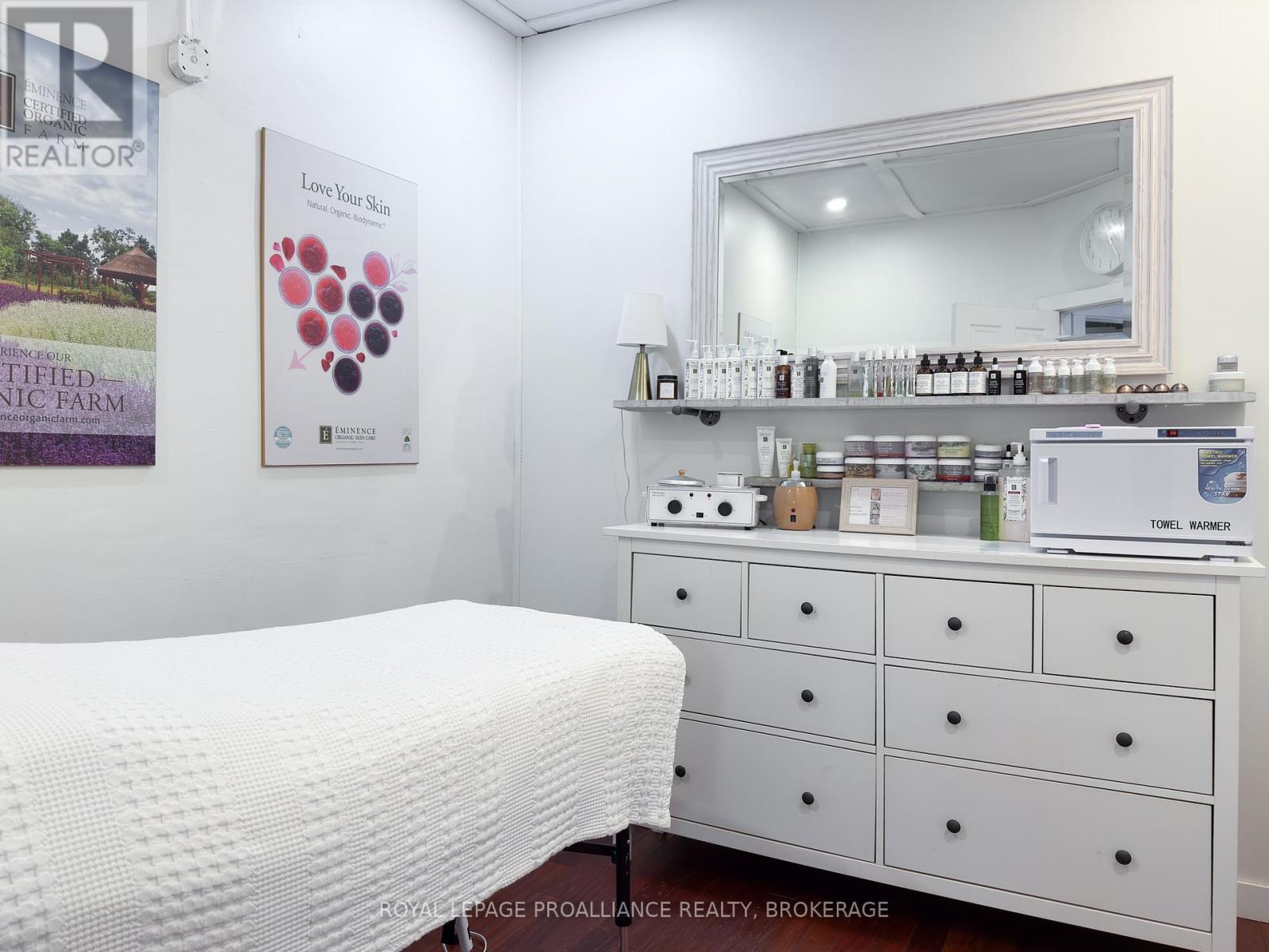 48 Dundas Street E, Greater Napanee, Ontario  K7R 1H8 - Photo 23 - X12715988