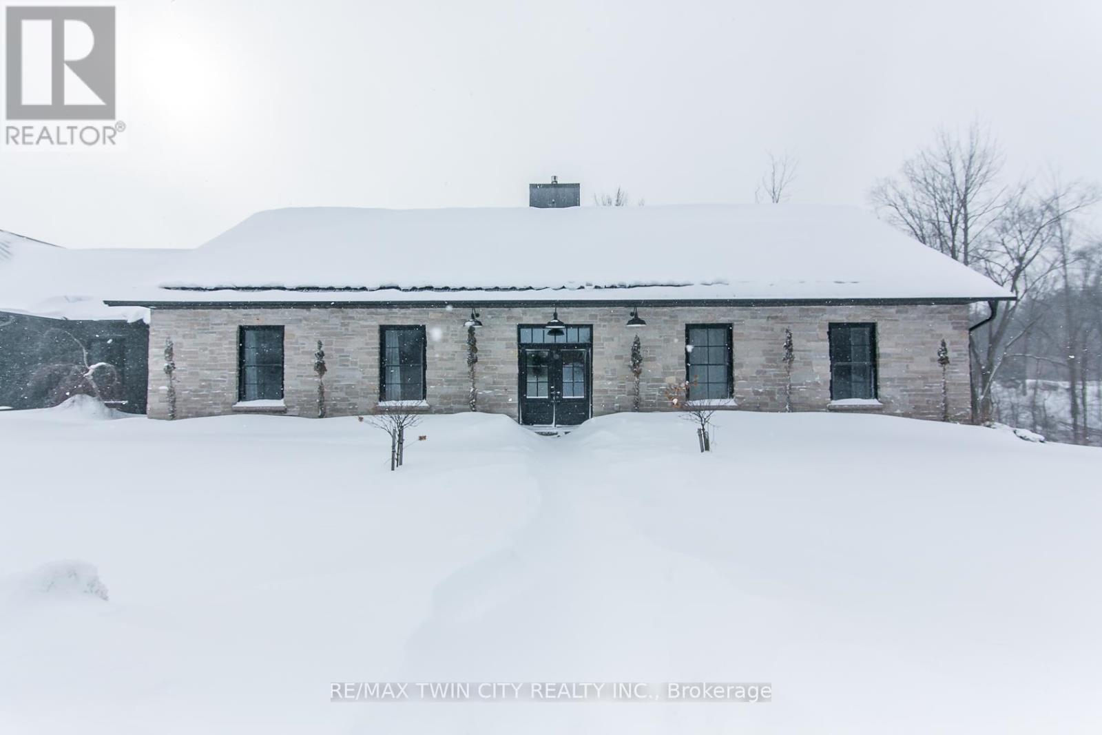 141 Ruth Anne Place W, Mapleton, Ontario  N0G 2K0 - Photo 5 - X12713892