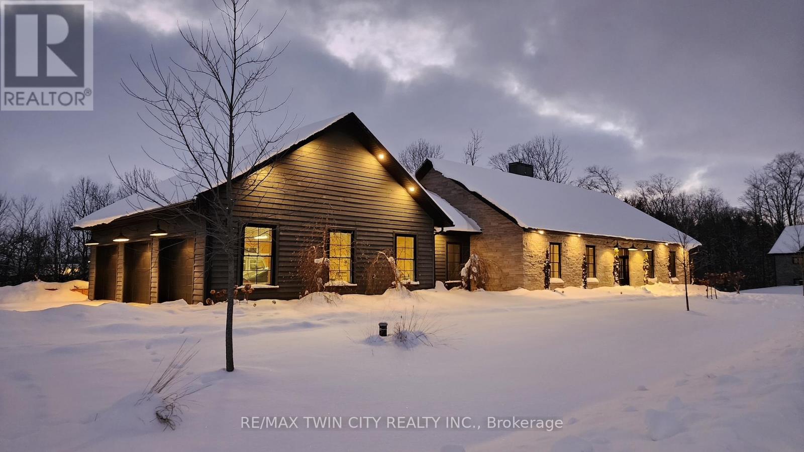 141 RUTH ANNE PLACE W, Mapleton, Ontario