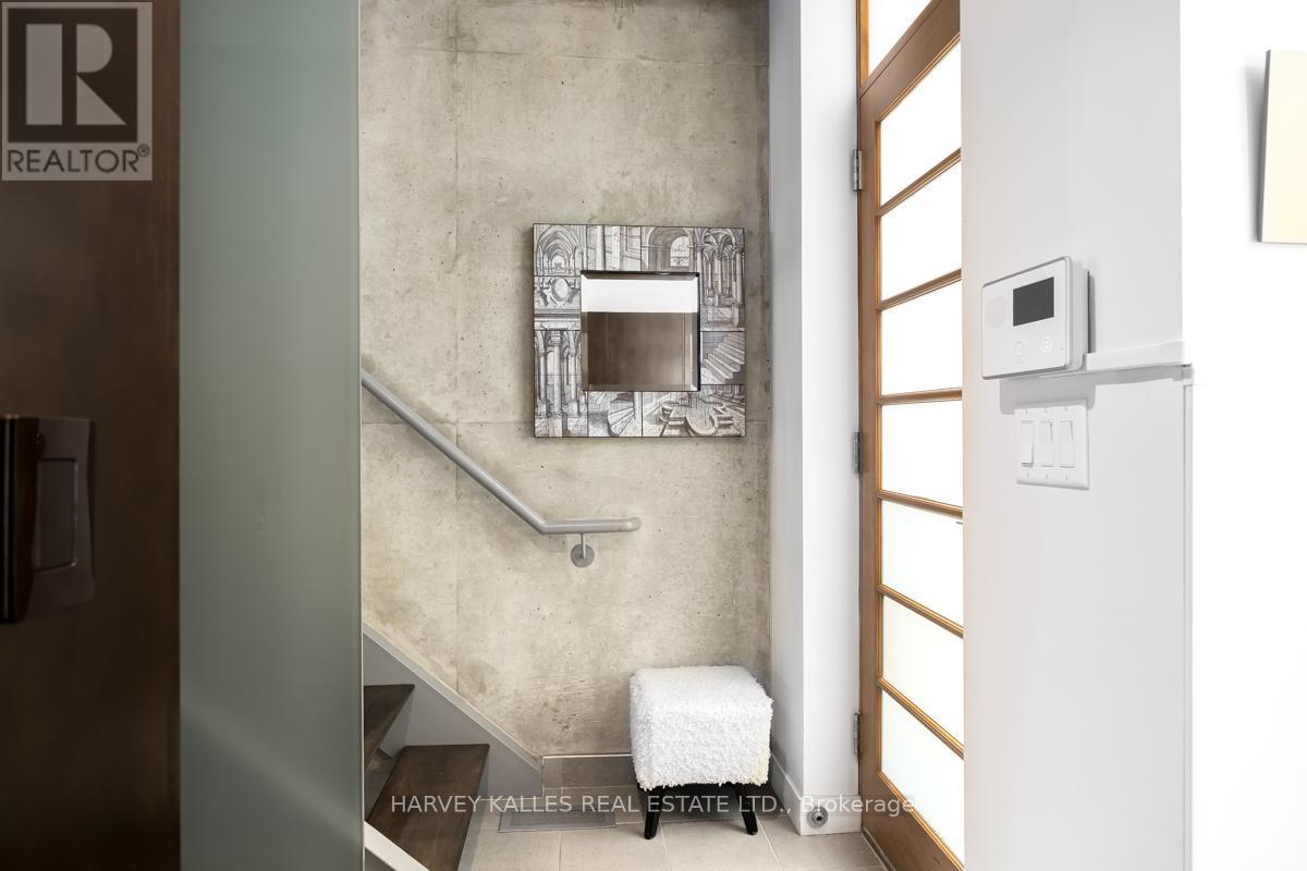 301 Mutual Street, Toronto, Ontario  M4Y 1X6 - Photo 2 - C12716006