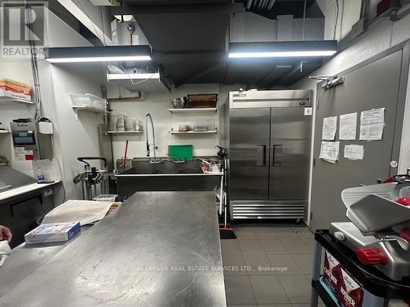 486 Front Street, Toronto, Ontario  M5V 0T1 - Photo 4 - C12716012