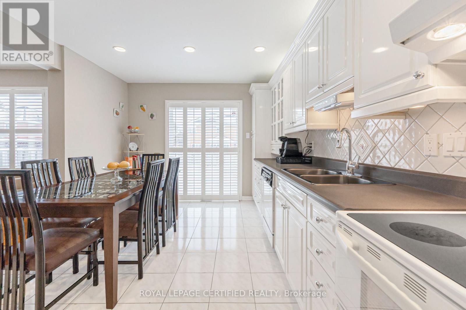 116 Malta Avenue, Brampton, Ontario  L6Y 4C8 - Photo 10 - W12715986