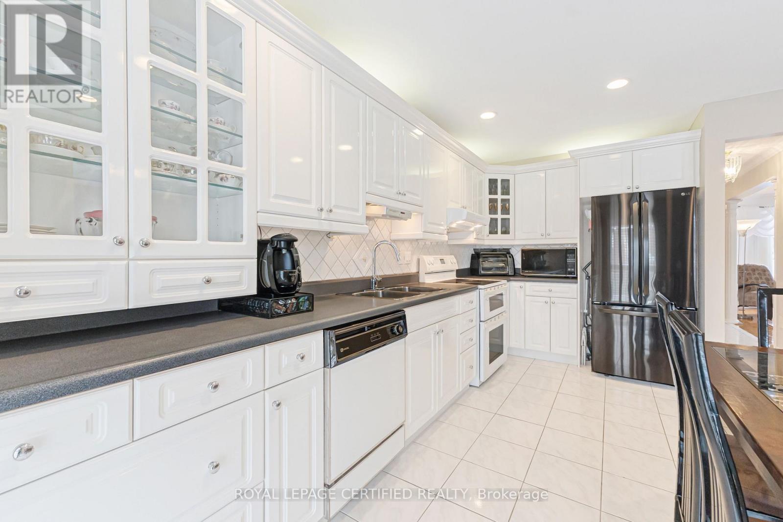 116 Malta Avenue, Brampton, Ontario  L6Y 4C8 - Photo 12 - W12715986