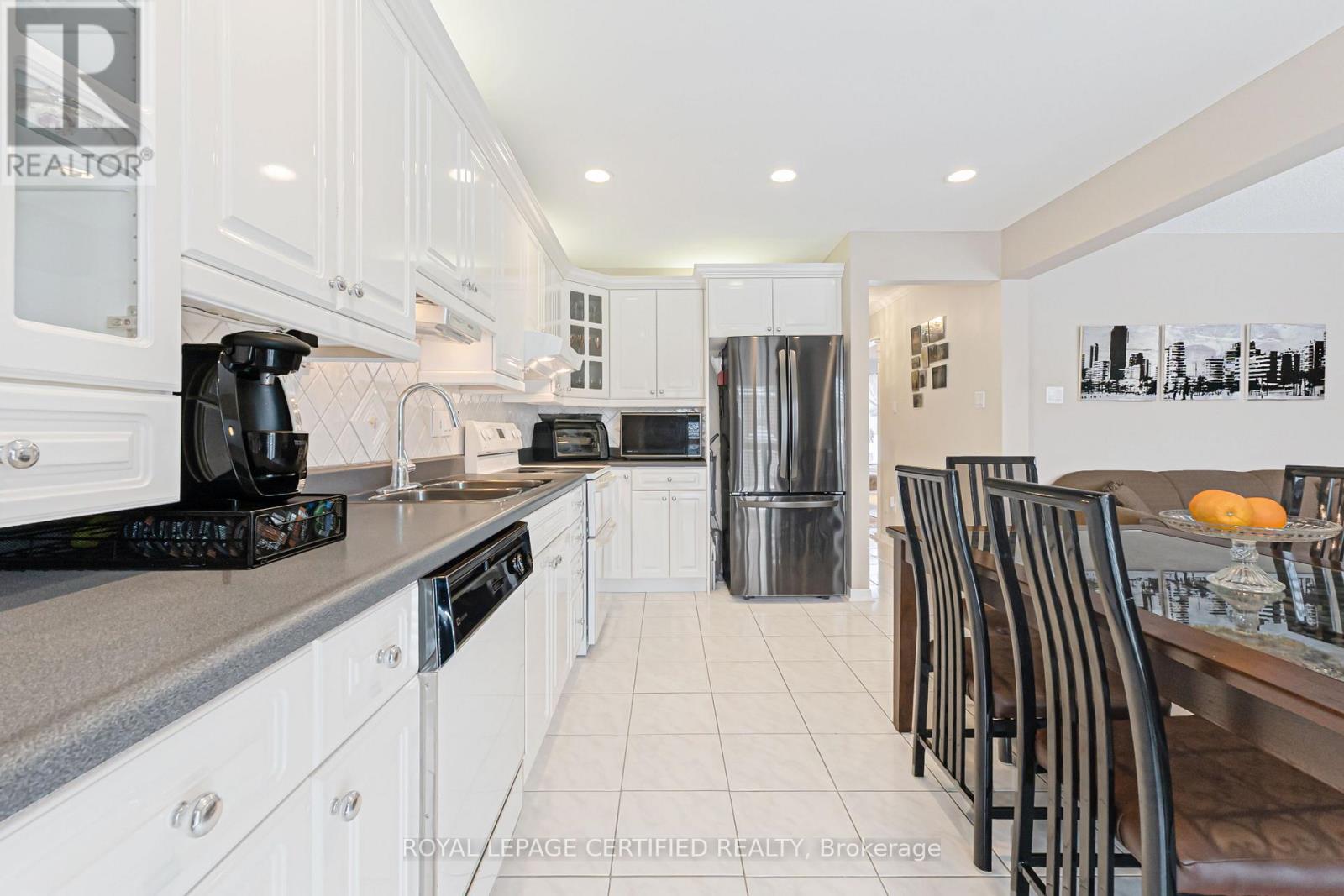 116 Malta Avenue, Brampton, Ontario  L6Y 4C8 - Photo 9 - W12715986