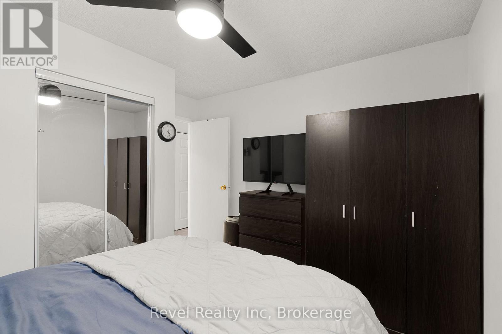 206 - 1 Georgian Bay Avenue, Parry Sound, Ontario P2A 3B1 - Photo 17 - X12716044