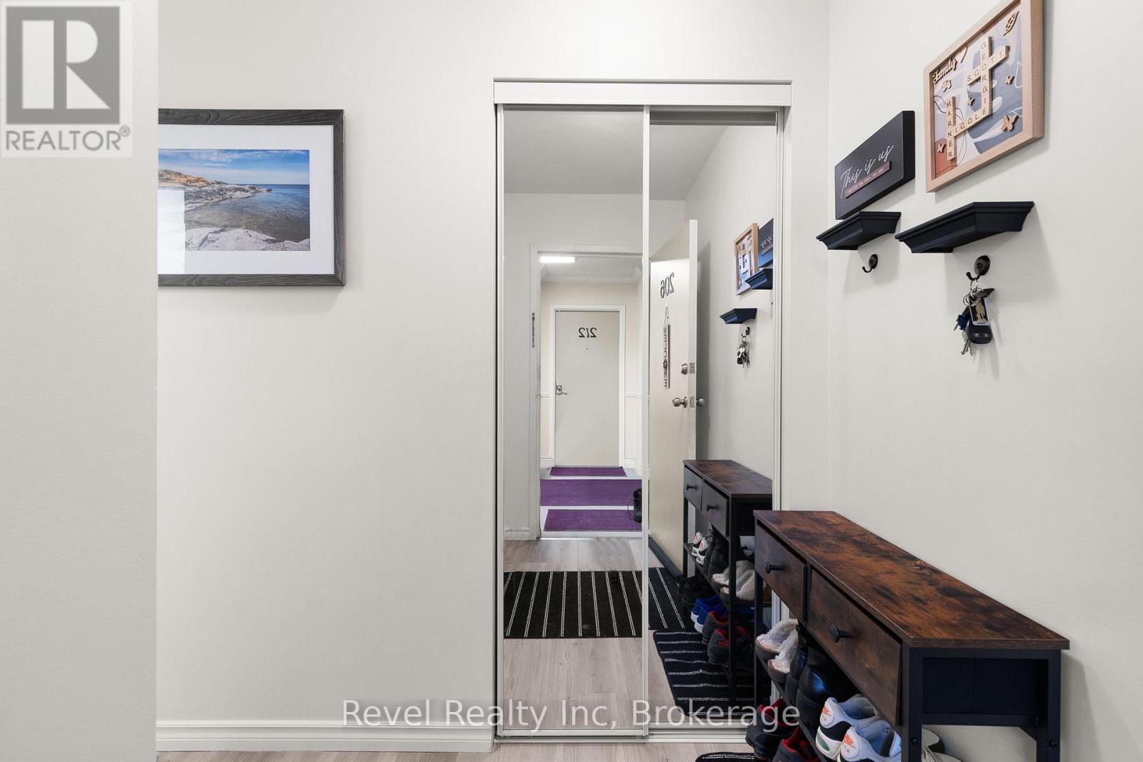 206 - 1 Georgian Bay Avenue, Parry Sound, Ontario P2A 3B1 - Photo 2 - X12716044