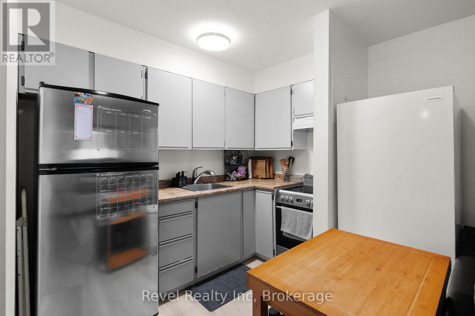 206 - 1 Georgian Bay Avenue, Parry Sound, Ontario P2A 3B1 - Photo 5 - X12716044