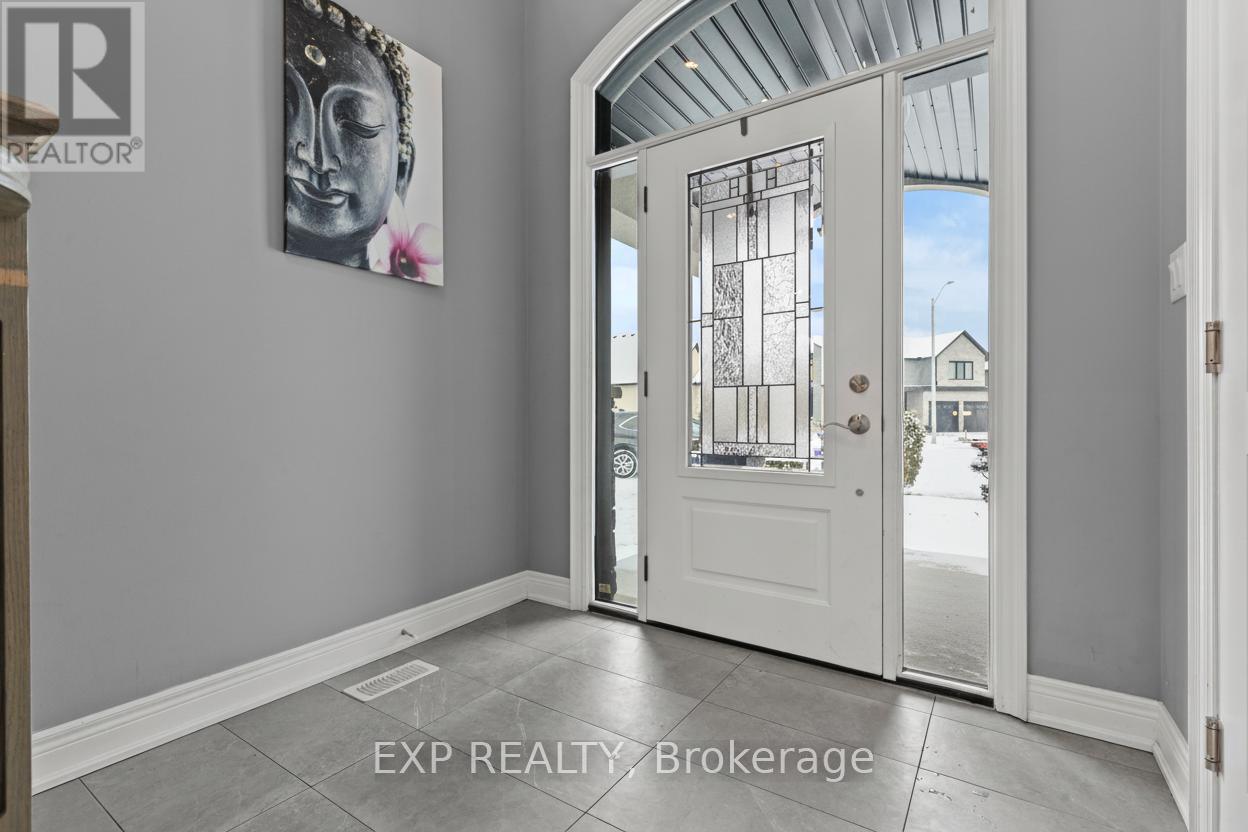 2756 Arrowsmith Court, Fort Erie, Ontario  L0S 1S0 - Photo 6 - X12716042