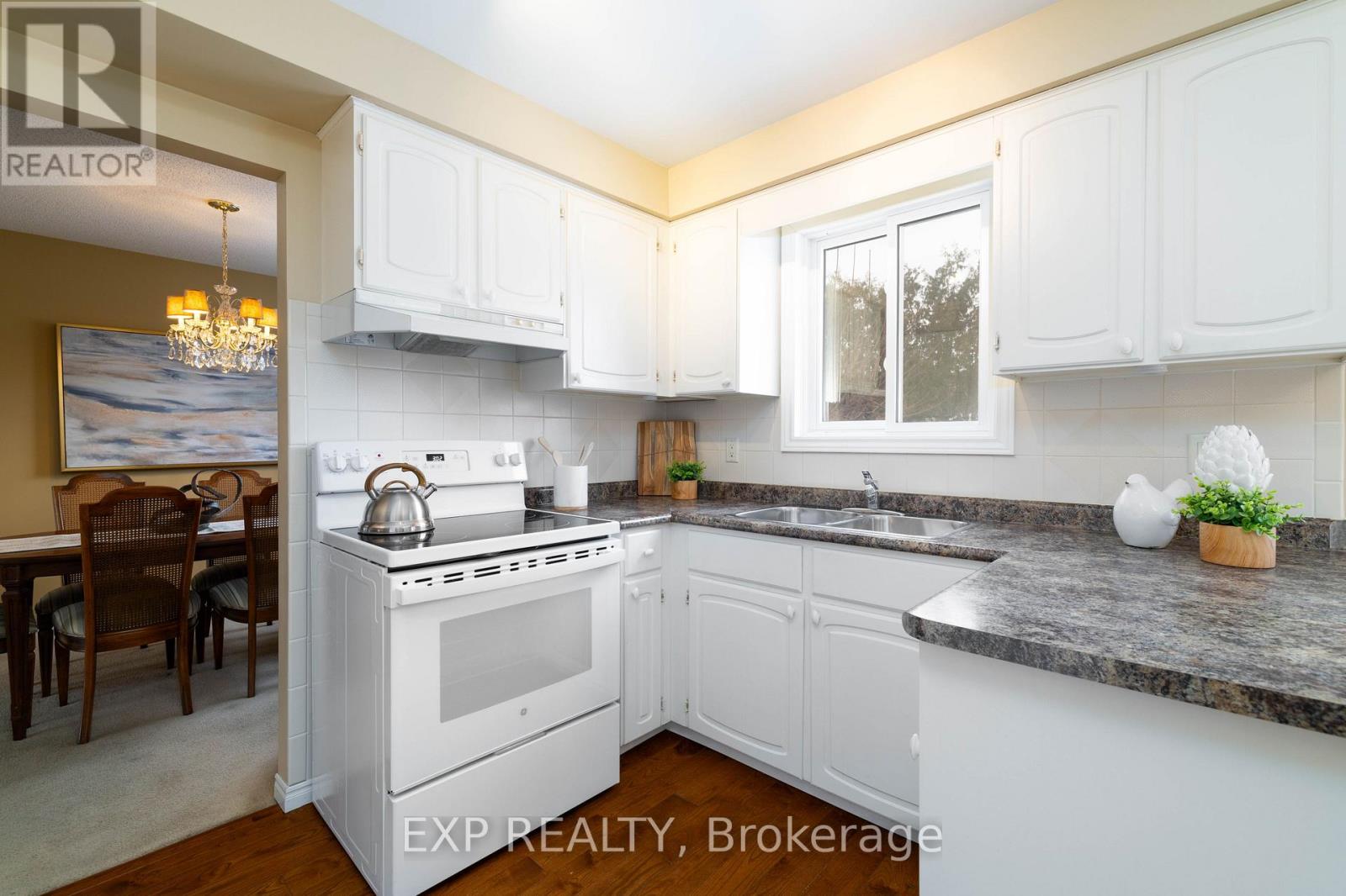 200 Biscayne Boulevard, Georgina, Ontario  L4P 3L5 - Photo 11 - N12716052