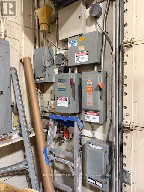 1 - 1 Marconi Court, Caledon, Ontario  L7E 1E4 - Photo 4 - W12715500