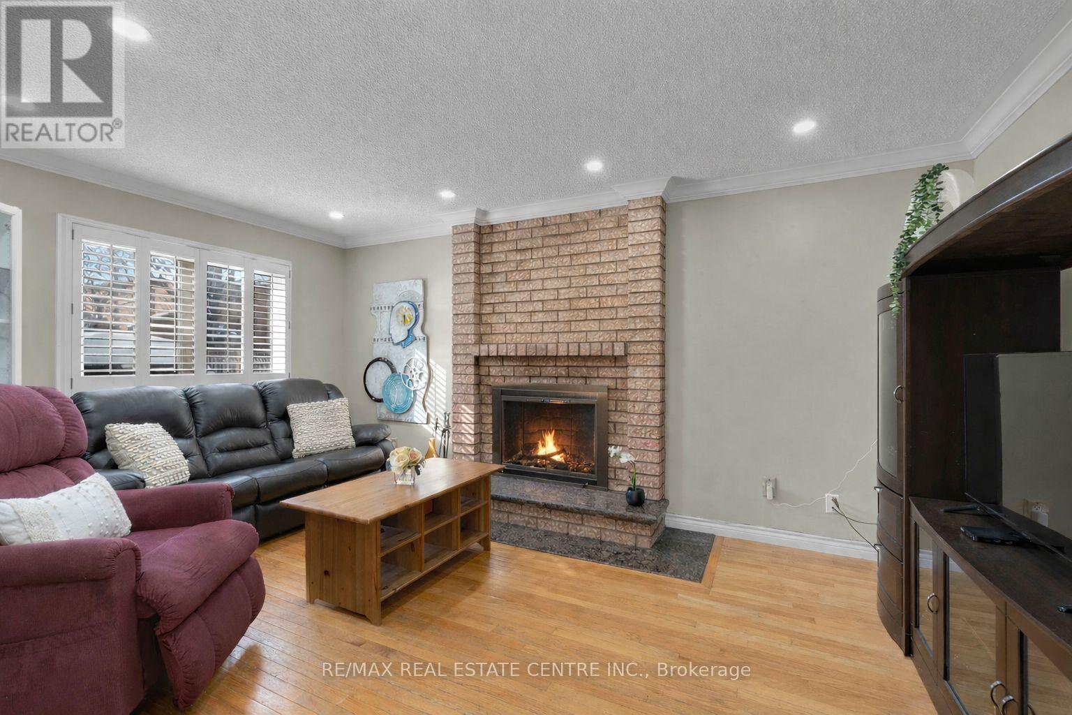 38 Sapphire Crescent, Brampton, Ontario  L6Z 4M4 - Photo 15 - W12716056