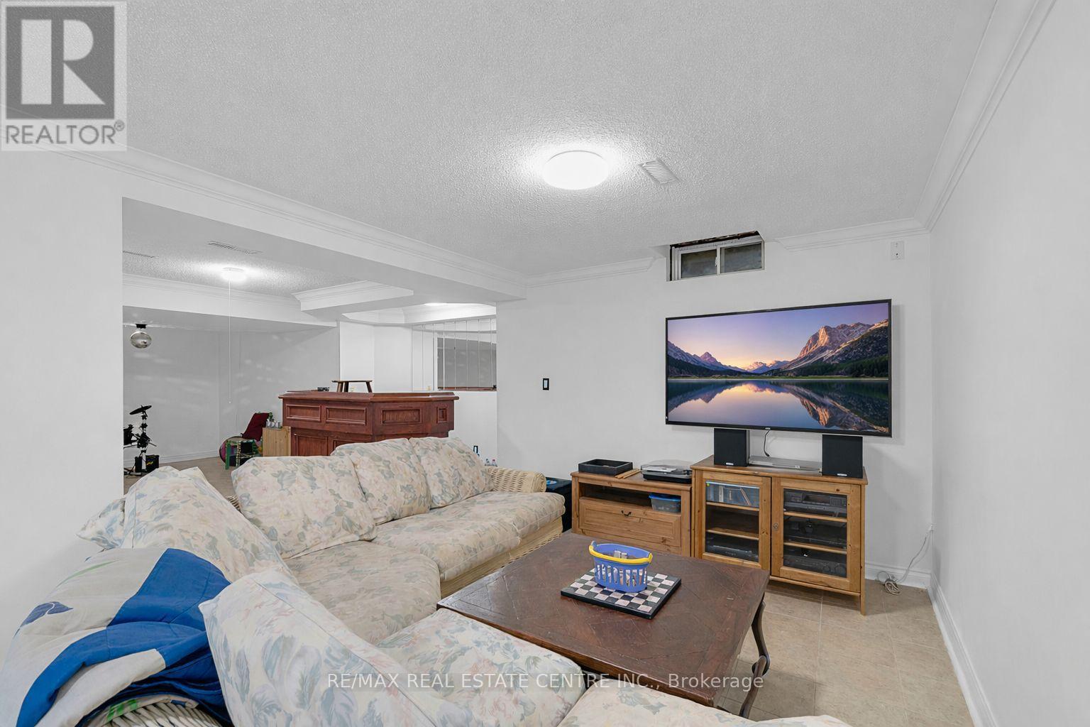 38 Sapphire Crescent, Brampton, Ontario  L6Z 4M4 - Photo 35 - W12716056