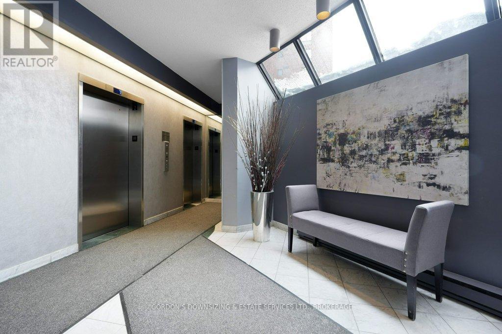 703 - 50 Emmerson Avenue, Ottawa, Ontario  K1Y 4P7 - Photo 5 - X12716084