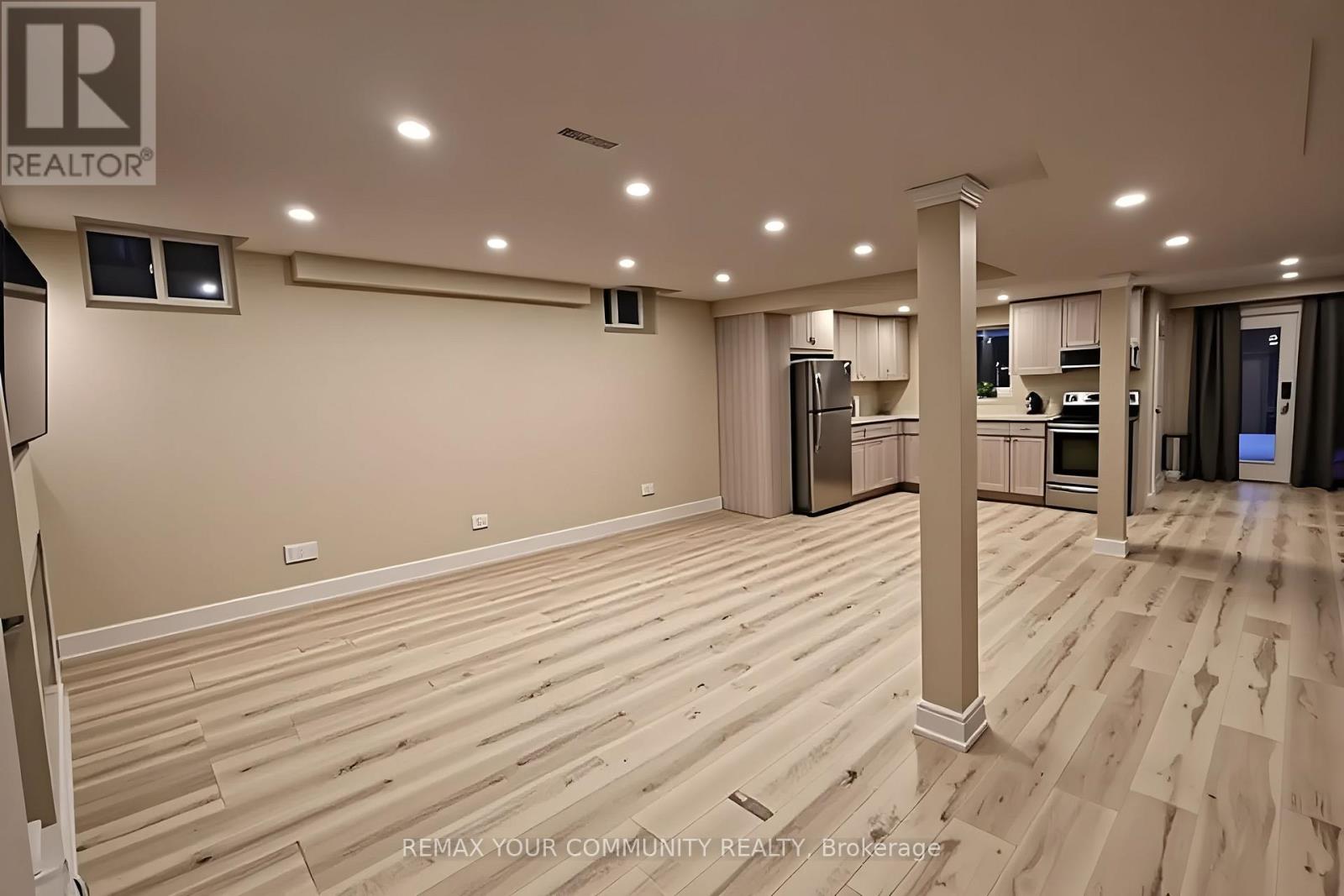 5 Tamara Drive, Richmond Hill, Ontario  L4S 1E7 - Photo 2 - N12676026