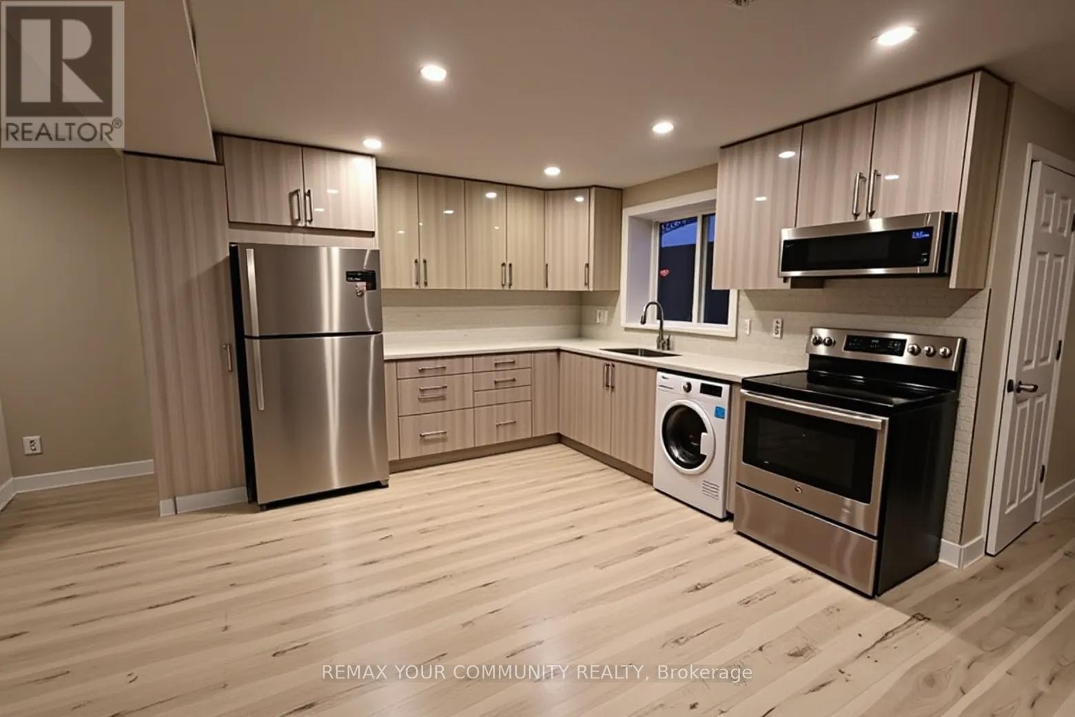 5 Tamara Drive, Richmond Hill, Ontario  L4S 1E7 - Photo 5 - N12676026