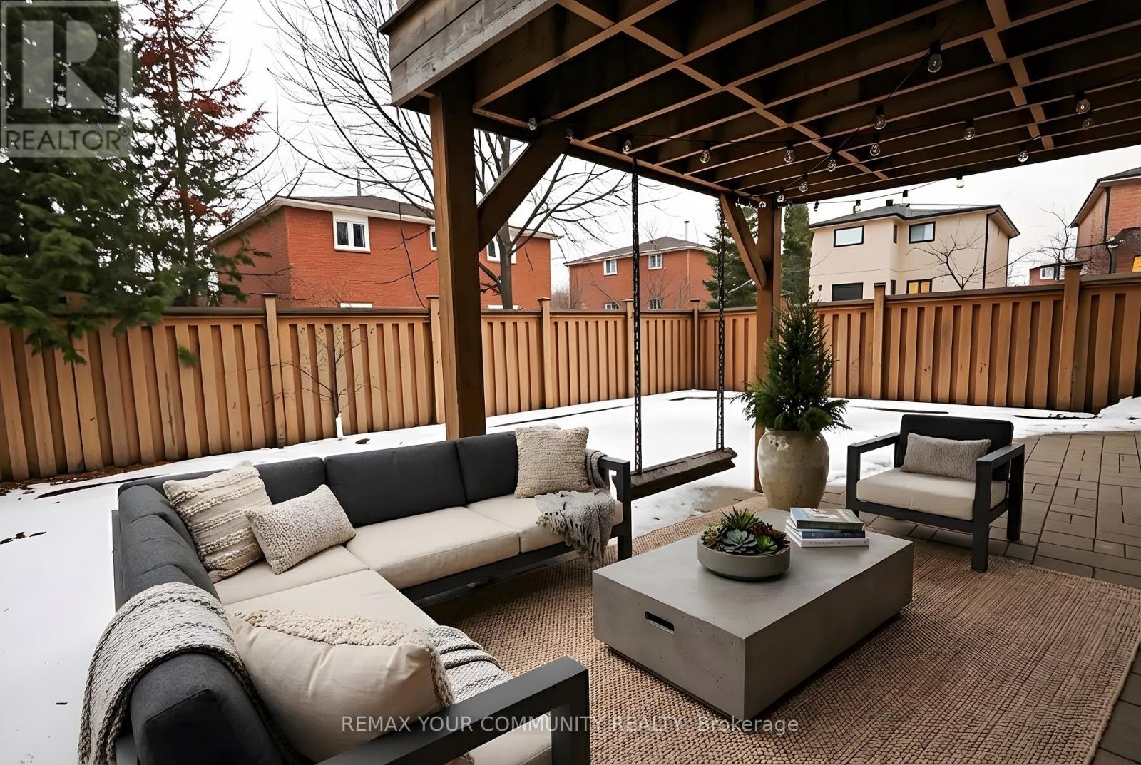 5 Tamara Drive, Richmond Hill, Ontario  L4S 1E7 - Photo 9 - N12676026