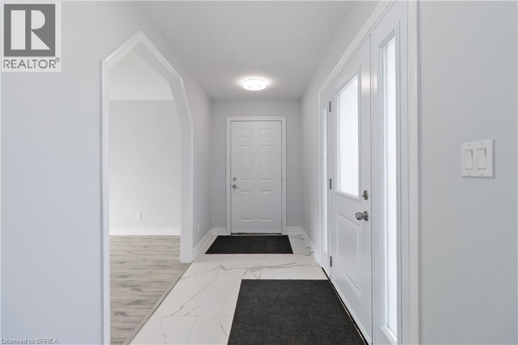 8 War Road, Brantford, Ontario  N3T 5L6 - Photo 5 - 40788048