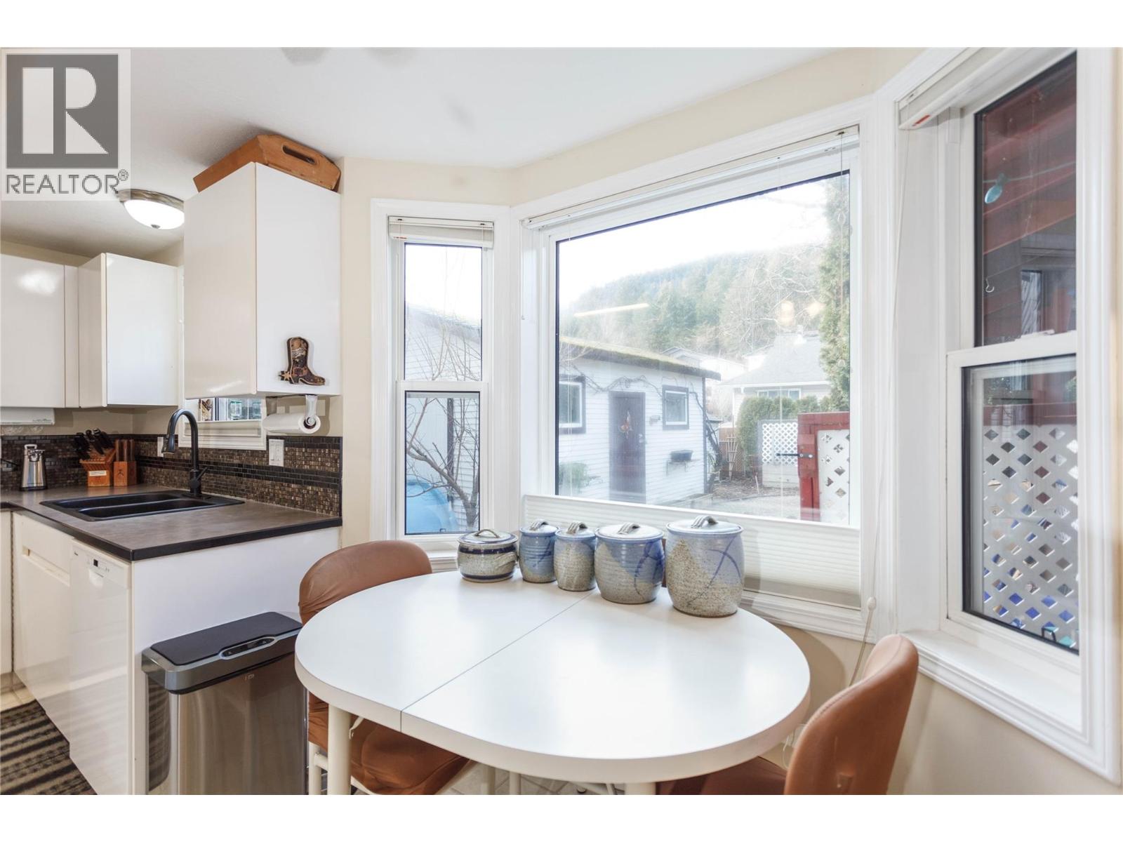 2094 Saddleview Avenue, Lumby, British Columbia  V0E 2G0 - Photo 13 - 10371304