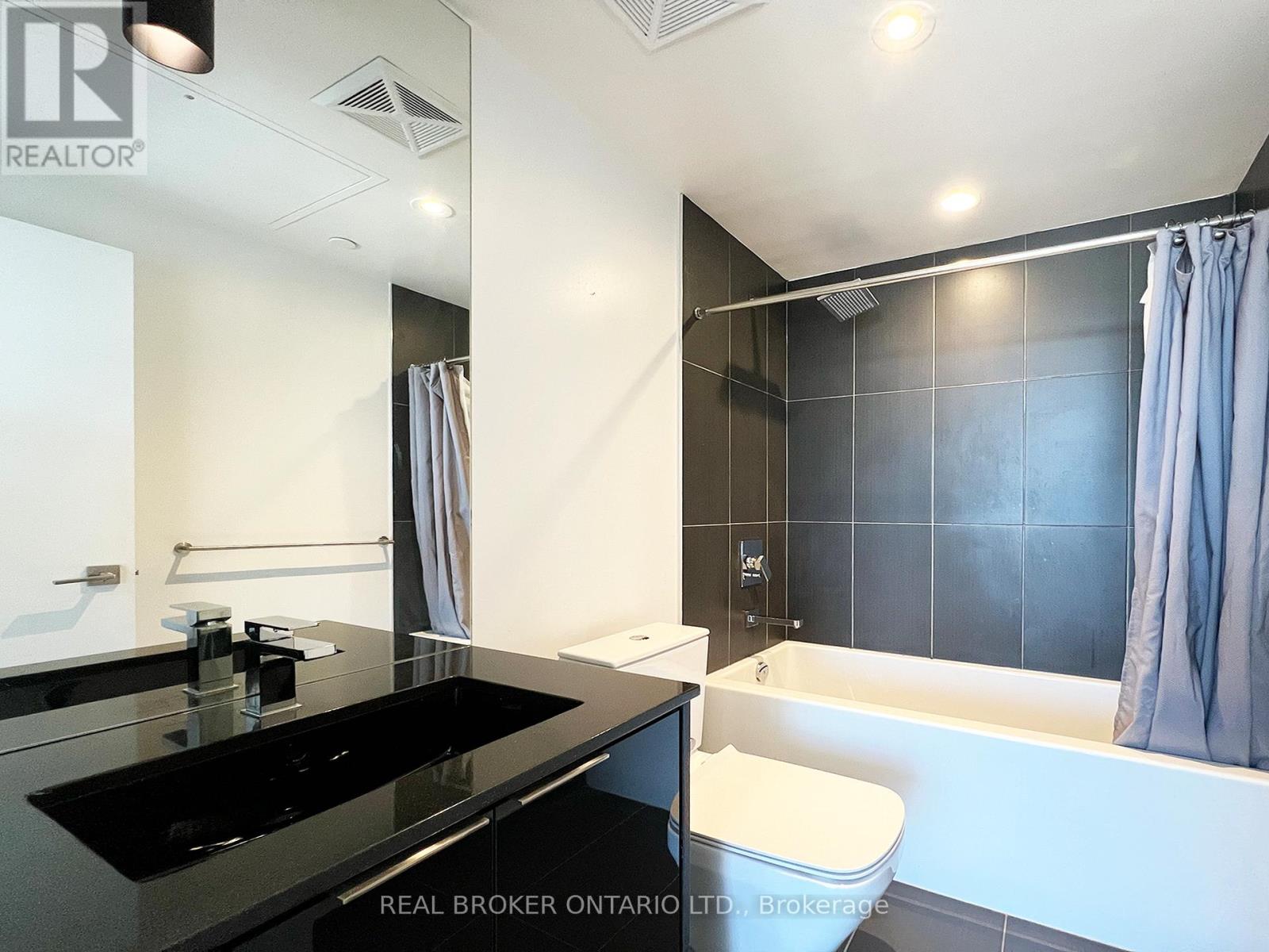 4717 - 70 Temperance Street, Toronto, Ontario  M5H 0B1 - Photo 10 - C12716116