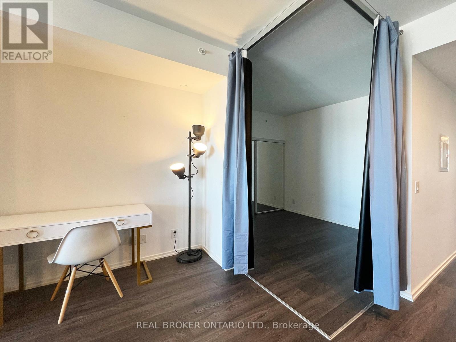 4717 - 70 Temperance Street, Toronto, Ontario  M5H 0B1 - Photo 12 - C12716116