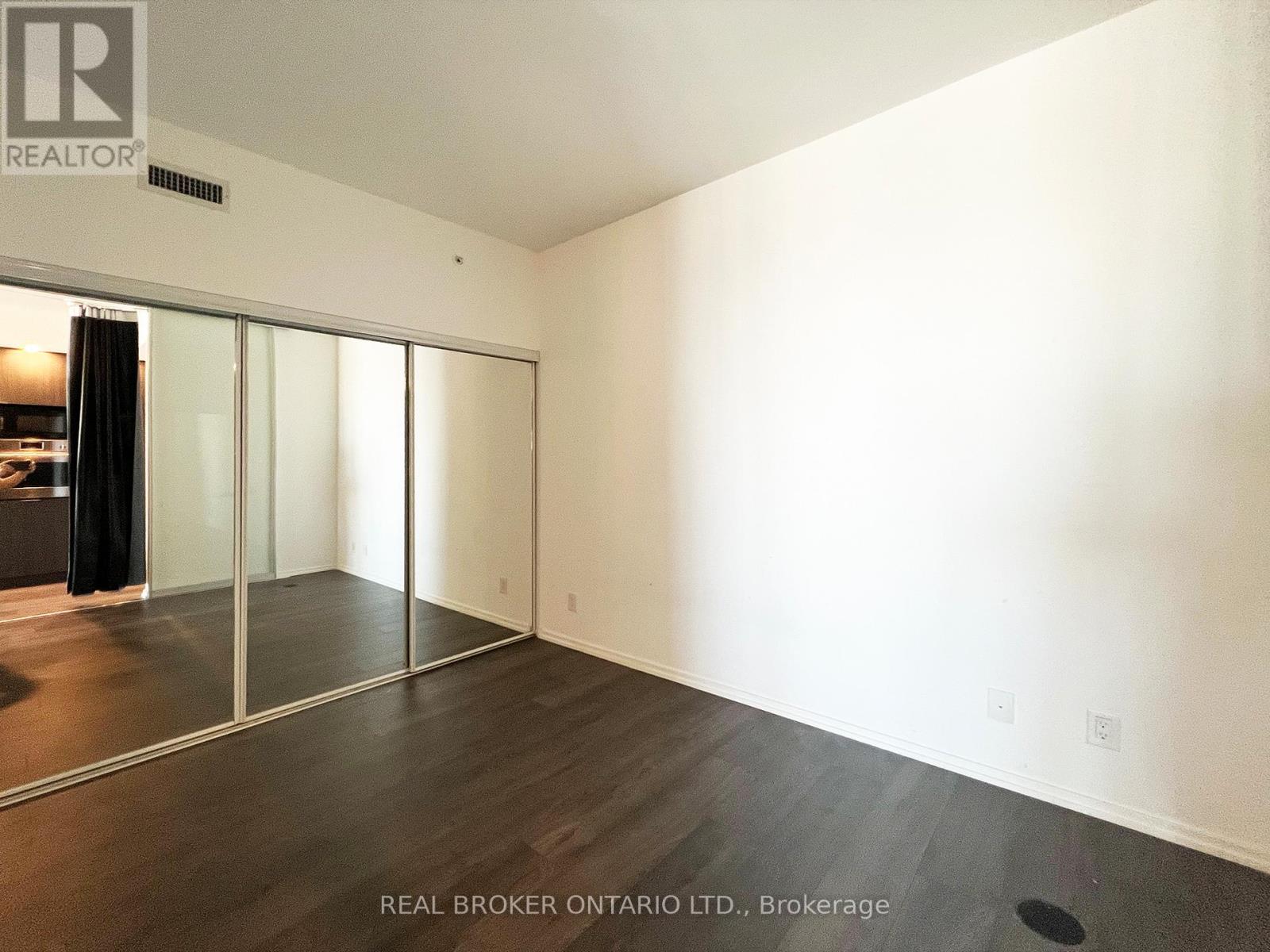 4717 - 70 Temperance Street, Toronto, Ontario  M5H 0B1 - Photo 13 - C12716116