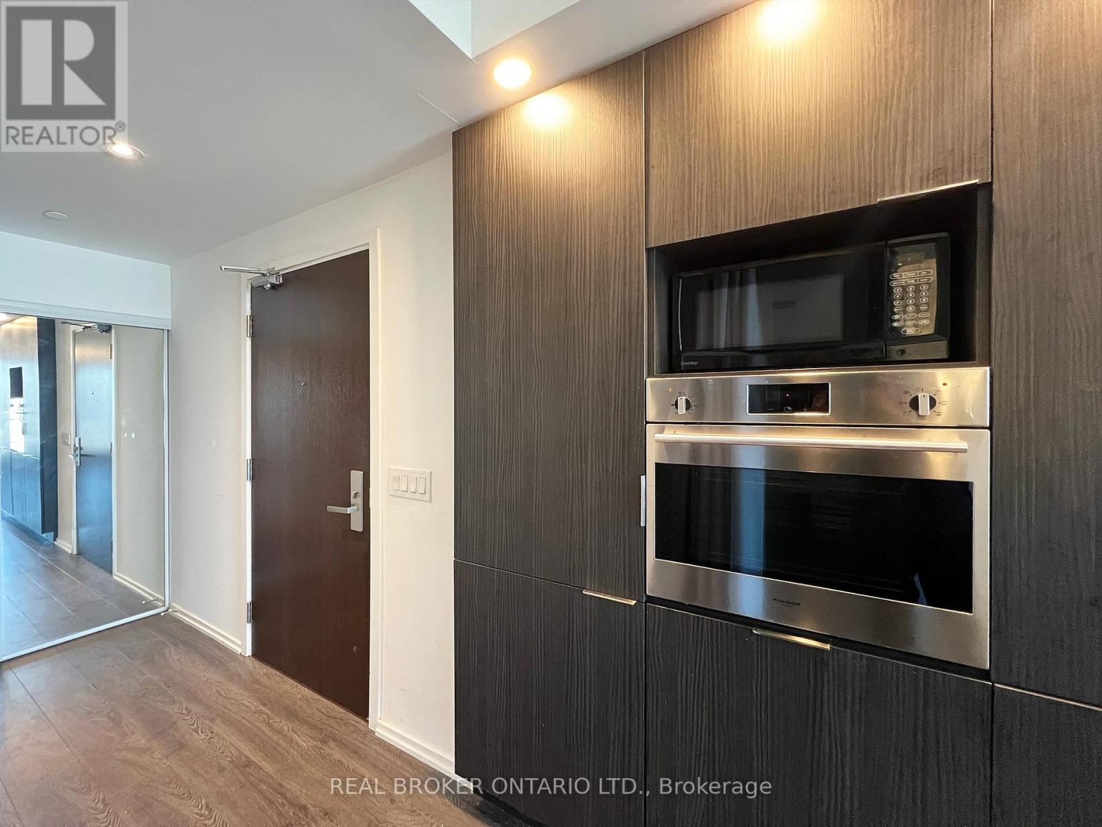 4717 - 70 Temperance Street, Toronto, Ontario  M5H 0B1 - Photo 17 - C12716116