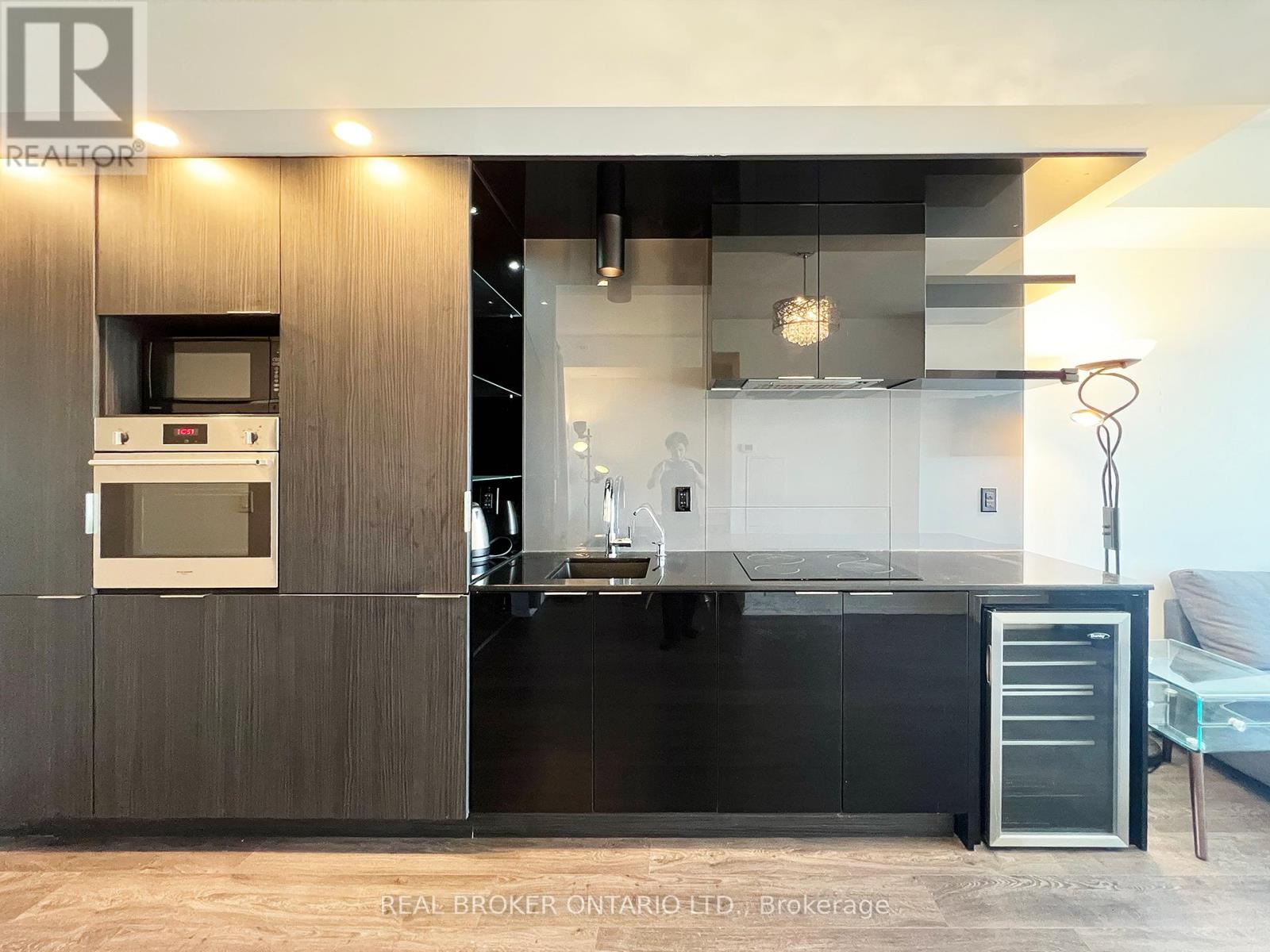 4717 - 70 Temperance Street, Toronto, Ontario  M5H 0B1 - Photo 5 - C12716116