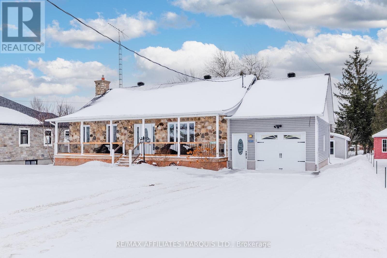 20322 Lochiel Street W, North Glengarry, Ontario K0C 1A0 - Photo 1 - X12716092