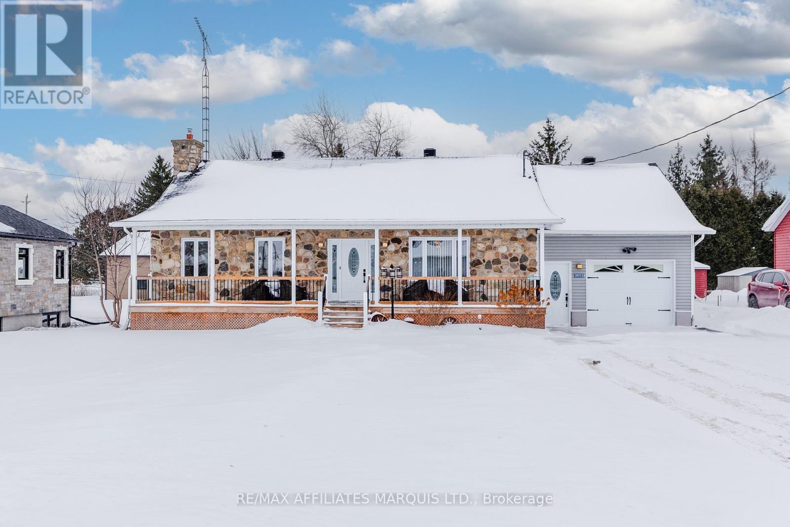 20322 Lochiel Street W, North Glengarry, Ontario K0C 1A0 - Photo 2 - X12716092