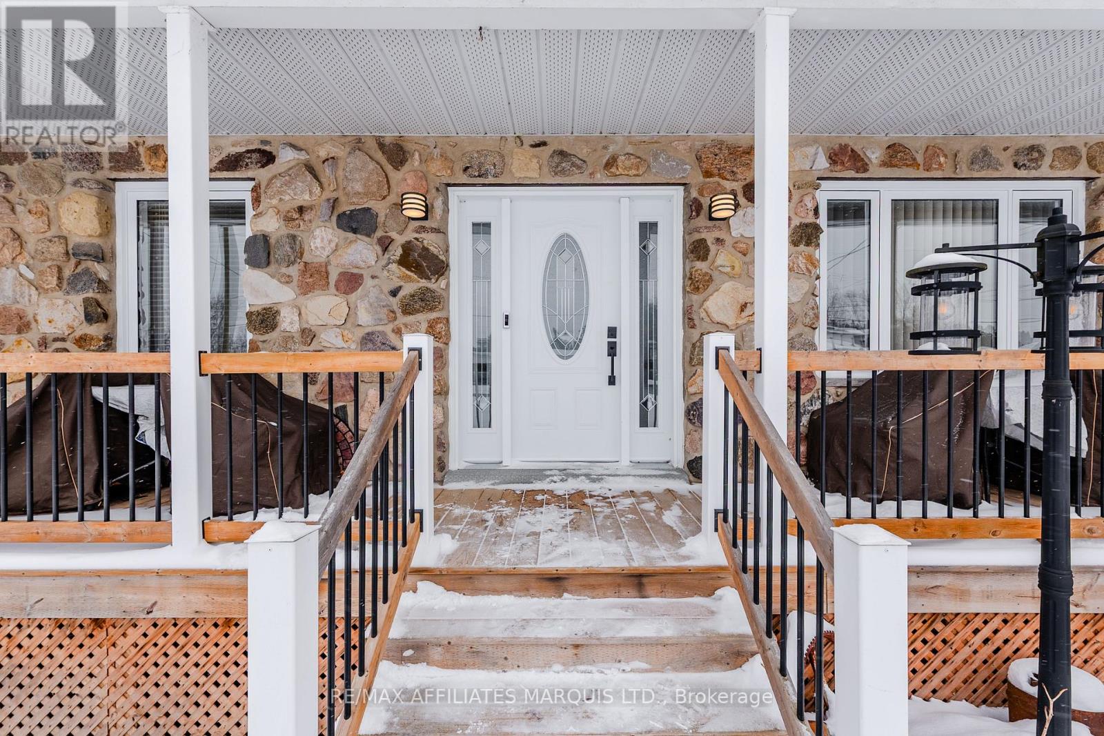 20322 Lochiel Street W, North Glengarry, Ontario K0C 1A0 - Photo 3 - X12716092