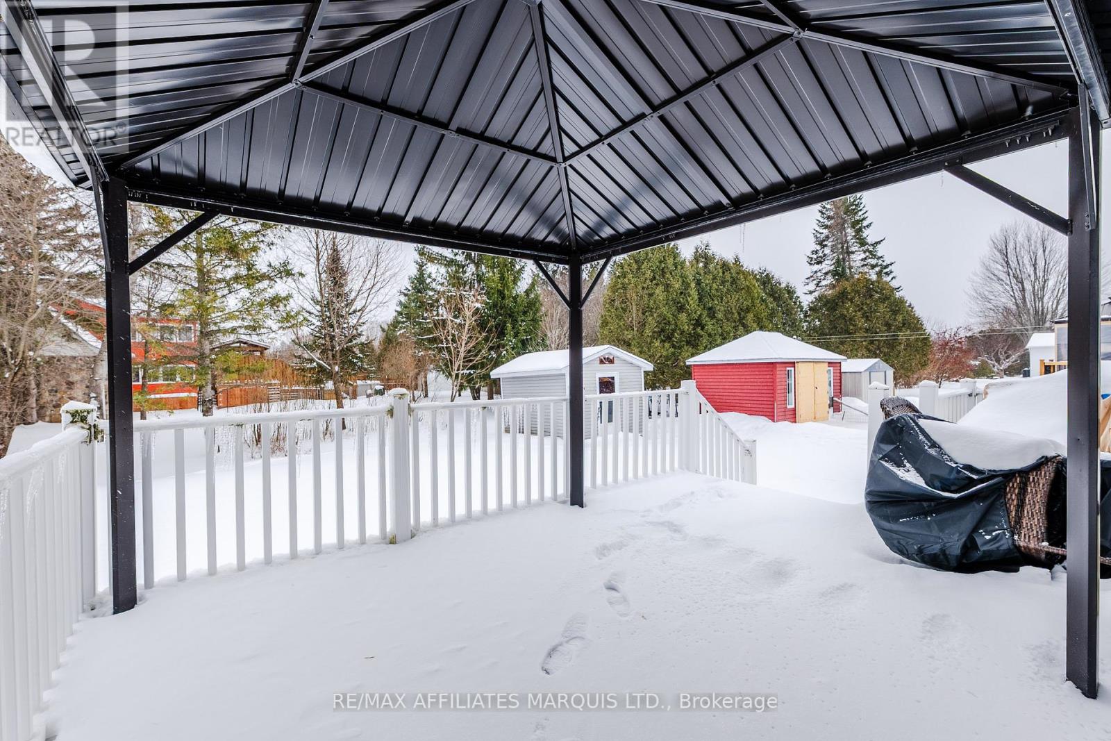 20322 Lochiel Street W, North Glengarry, Ontario K0C 1A0 - Photo 38 - X12716092