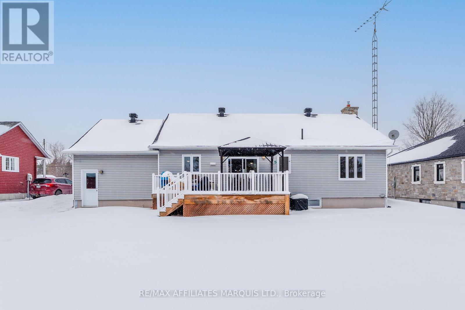 20322 Lochiel Street W, North Glengarry, Ontario K0C 1A0 - Photo 40 - X12716092