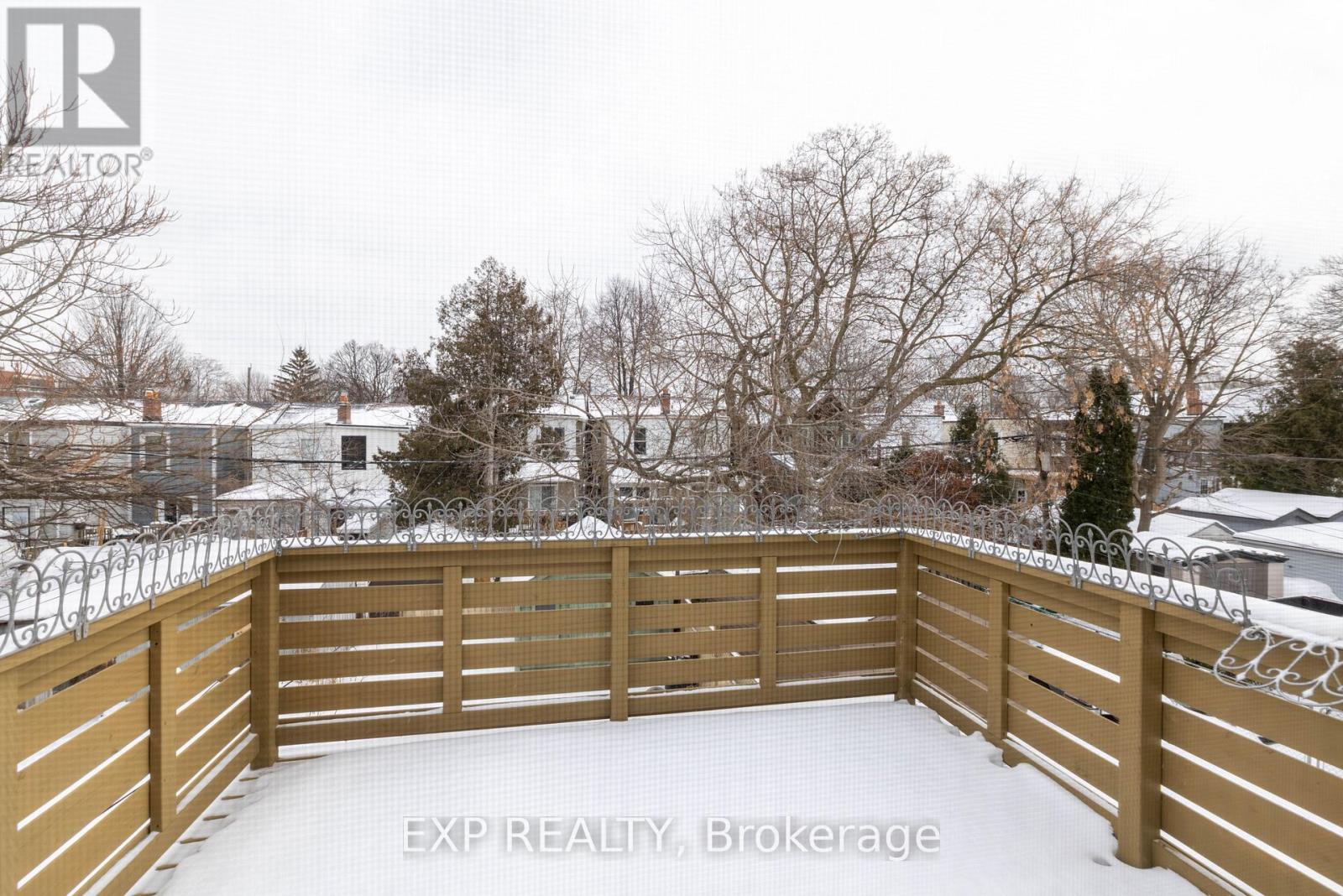 137 Bastedo Avenue, Toronto, Ontario  M4C 3N2 - Photo 15 - E12716100