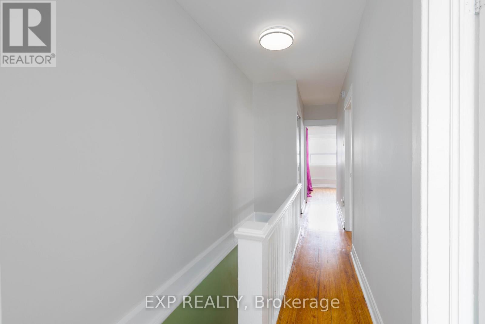 137 Bastedo Avenue, Toronto, Ontario  M4C 3N2 - Photo 7 - E12716100