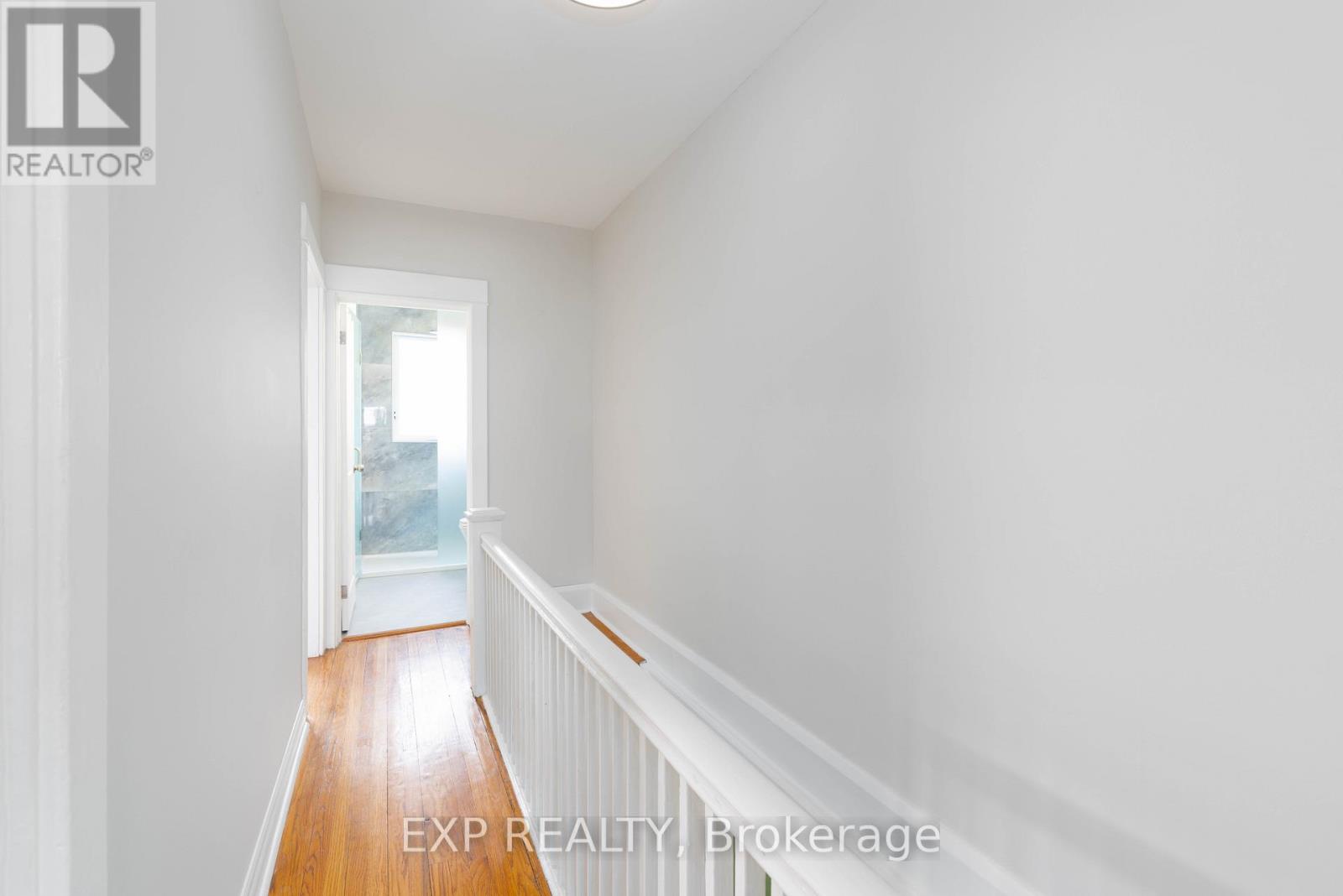 137 Bastedo Avenue, Toronto, Ontario  M4C 3N2 - Photo 8 - E12716100