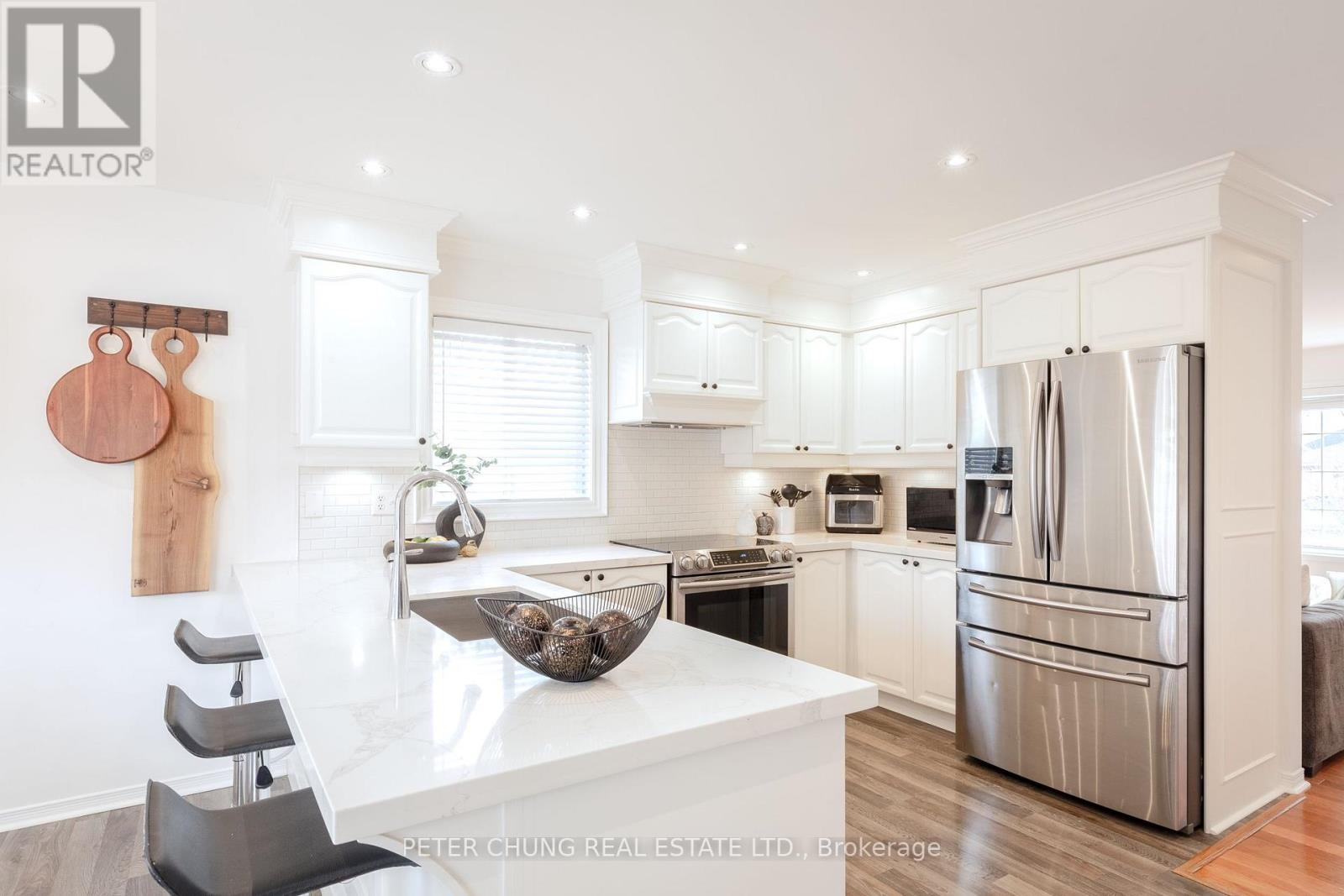 7 Veseli Court, Bradford West Gwillimbury, Ontario  L3Z 3C3 - Photo 7 - N12716072