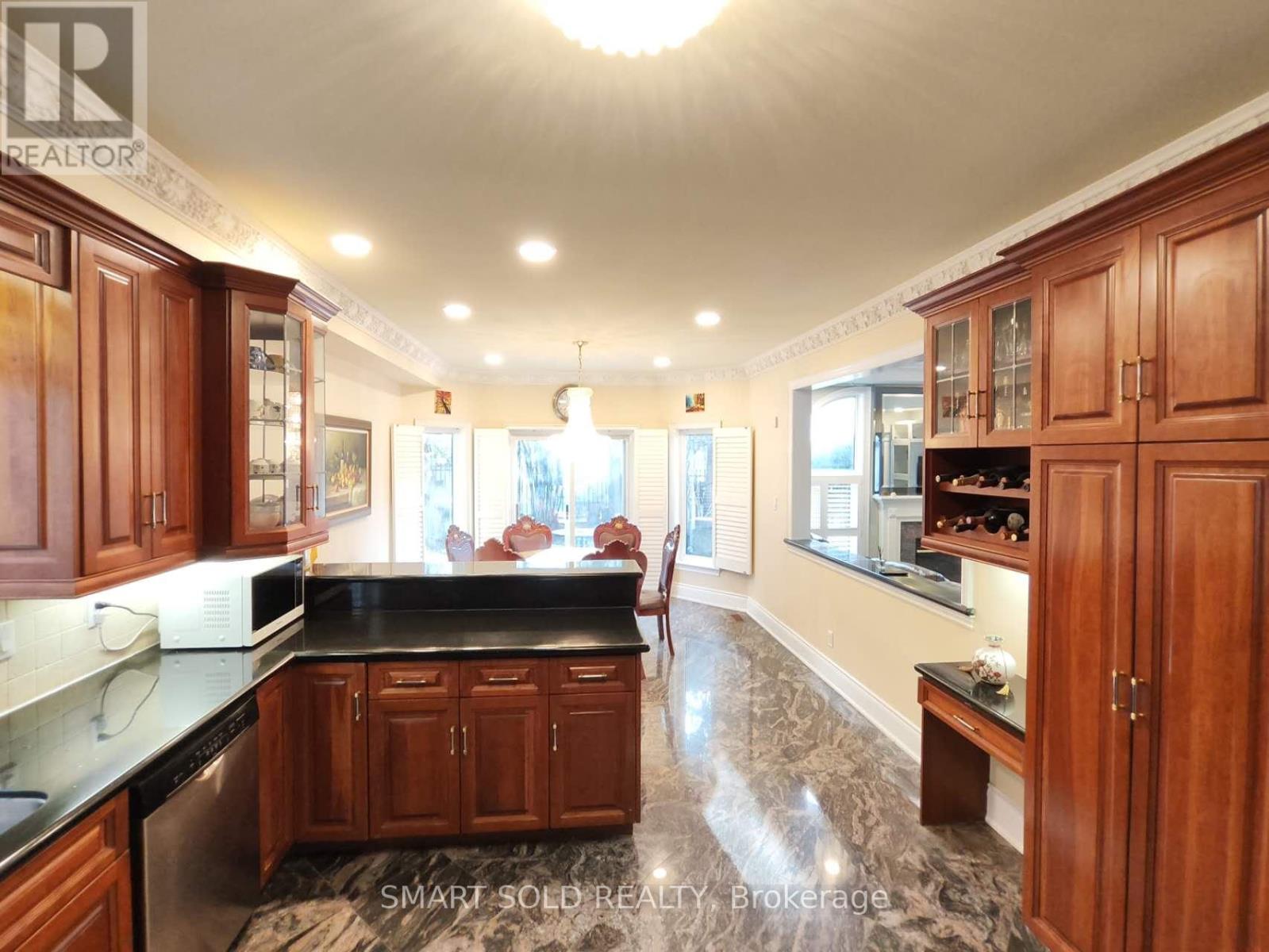 67 Chantilly Crescent, Richmond Hill, Ontario  L4C 0K1 - Photo 29 - N12716088