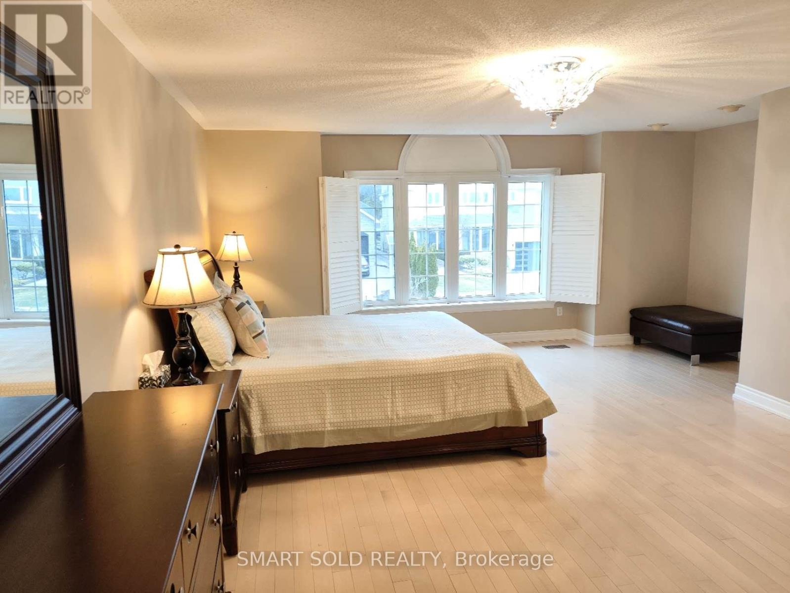 67 Chantilly Crescent, Richmond Hill, Ontario  L4C 0K1 - Photo 6 - N12716088