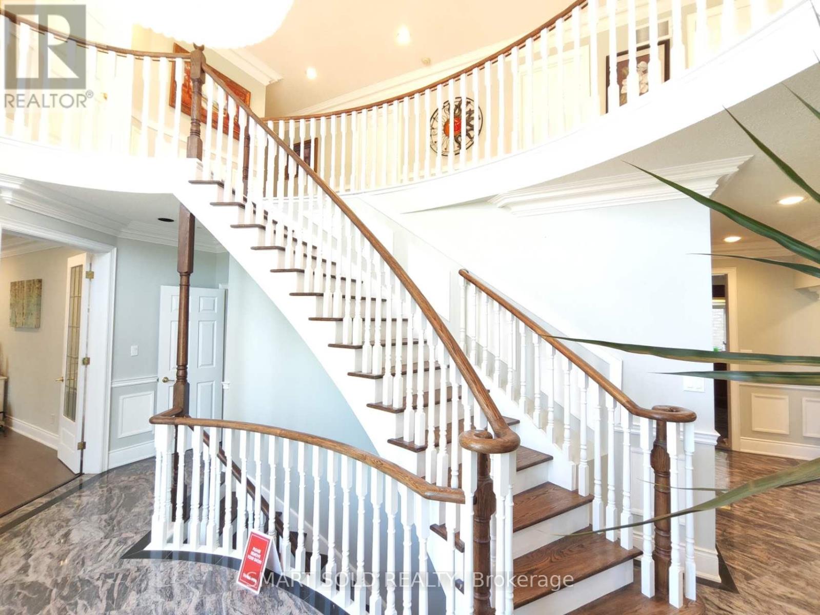 67 Chantilly Crescent, Richmond Hill, Ontario  L4C 0K1 - Photo 9 - N12716088