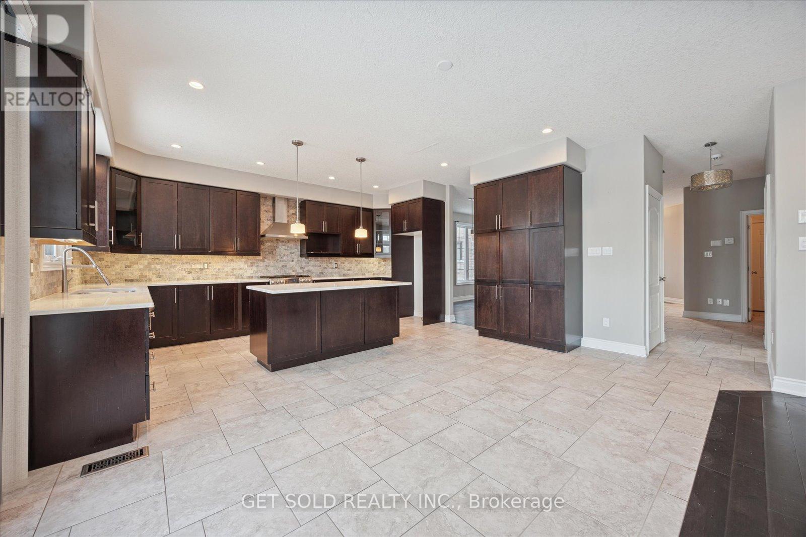 35 Marta Crescent, Barrie, Ontario  L4N 3N6 - Photo 11 - S12716134