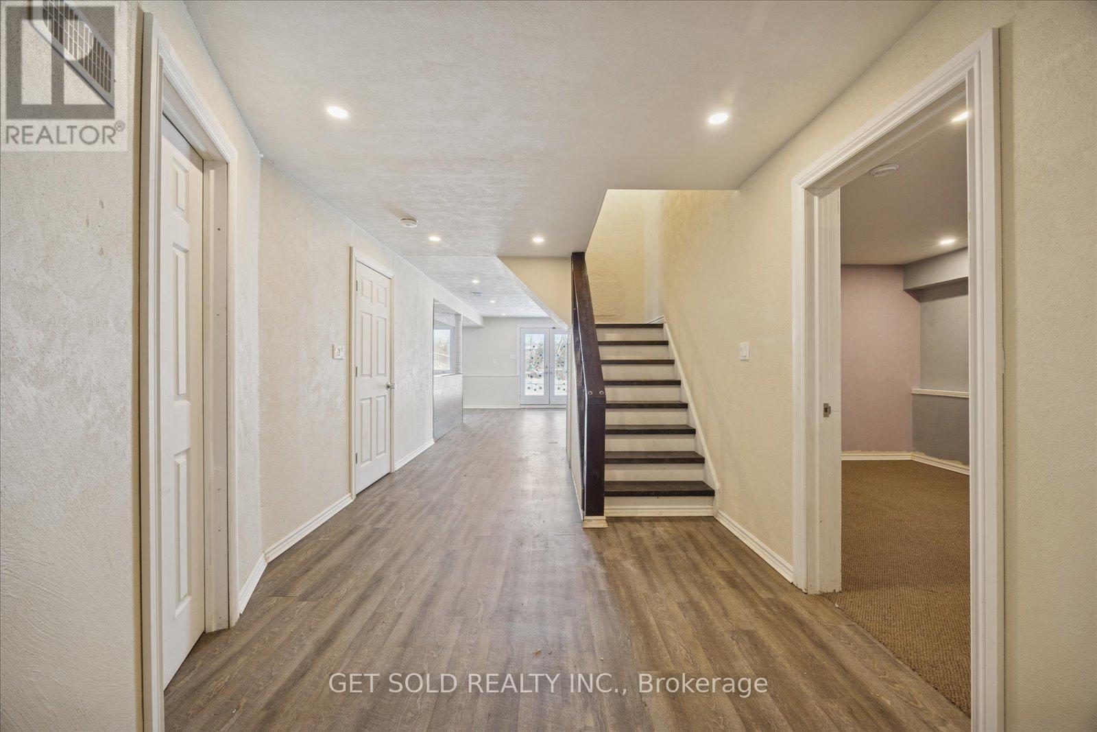 35 Marta Crescent, Barrie, Ontario  L4N 3N6 - Photo 34 - S12716134