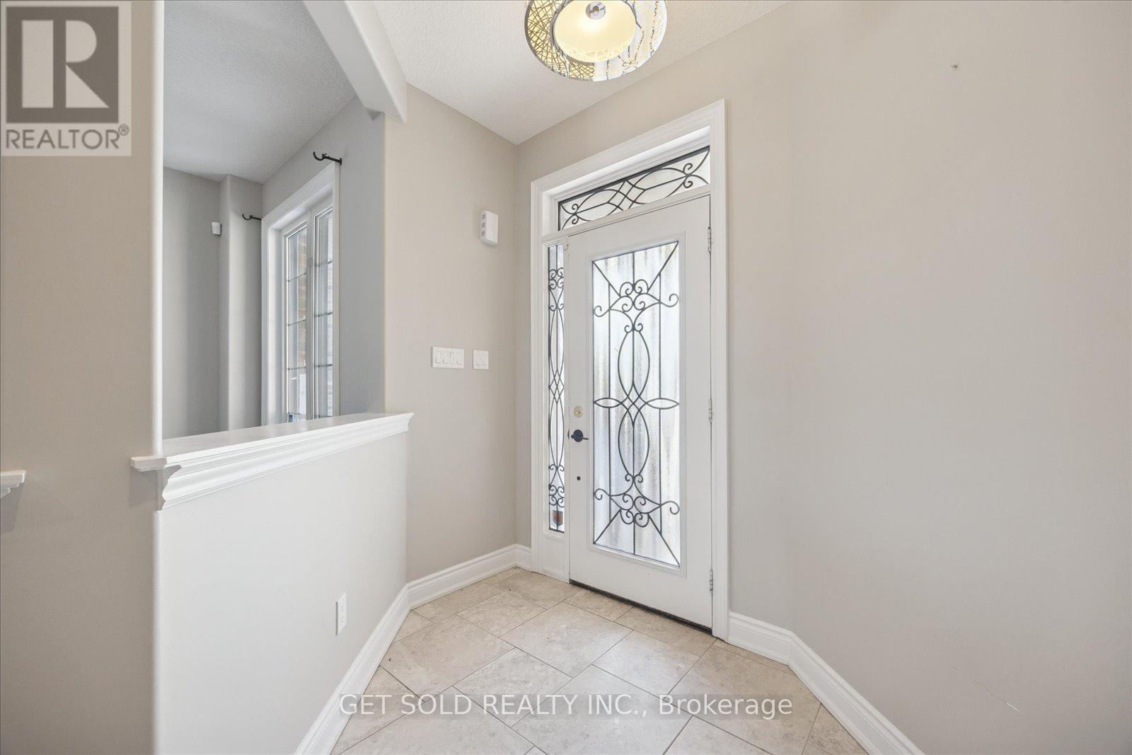 35 Marta Crescent, Barrie, Ontario  L4N 3N6 - Photo 4 - S12716134