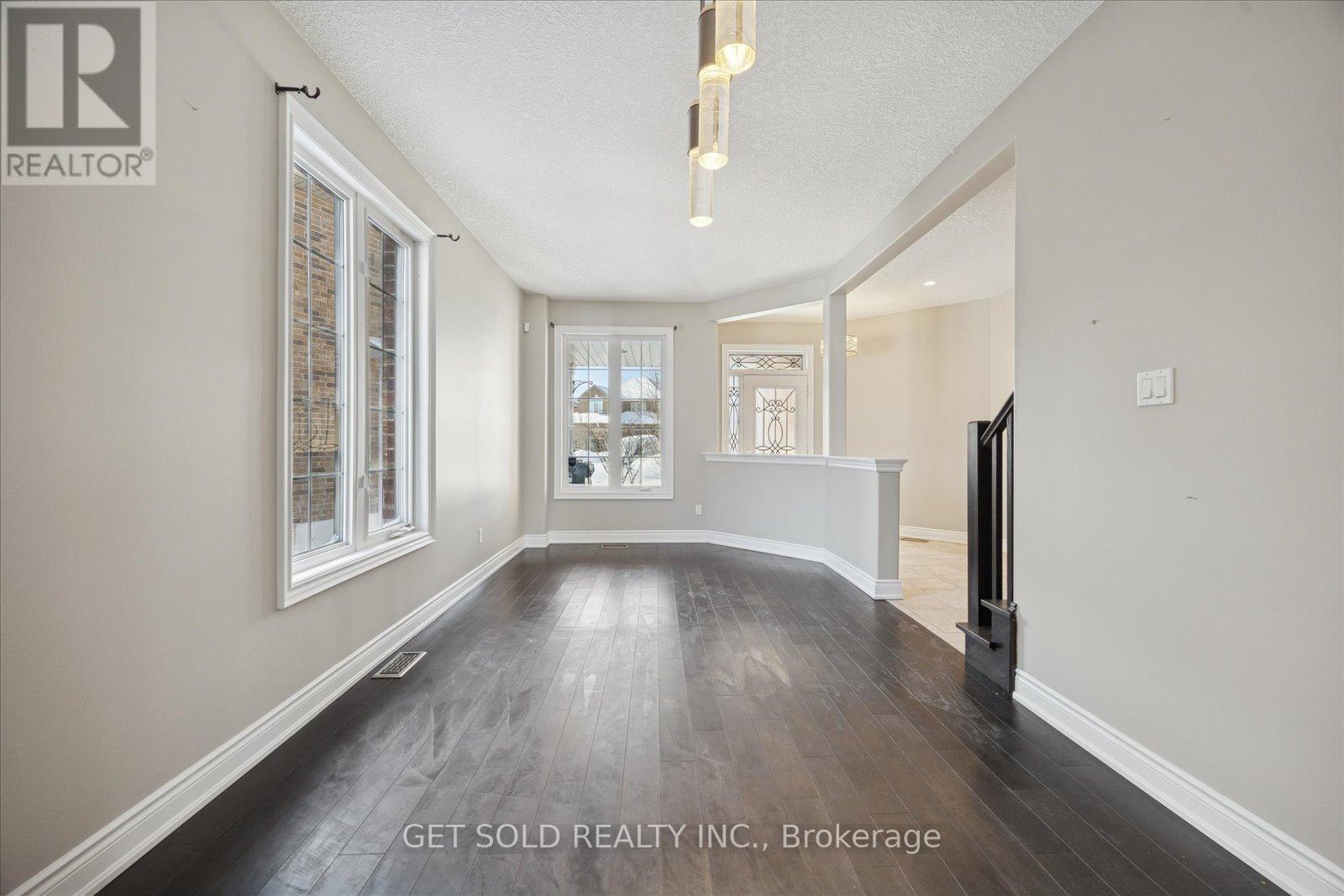 35 Marta Crescent, Barrie, Ontario  L4N 3N6 - Photo 6 - S12716134