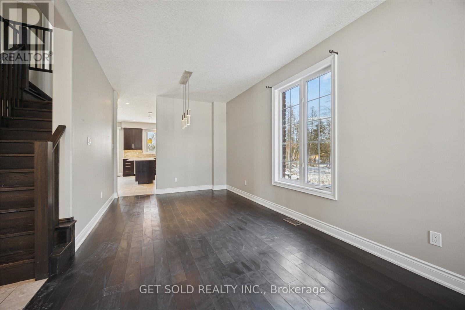 35 Marta Crescent, Barrie, Ontario  L4N 3N6 - Photo 8 - S12716134