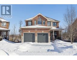 35 MARTA CRESCENT, Barrie, Ontario